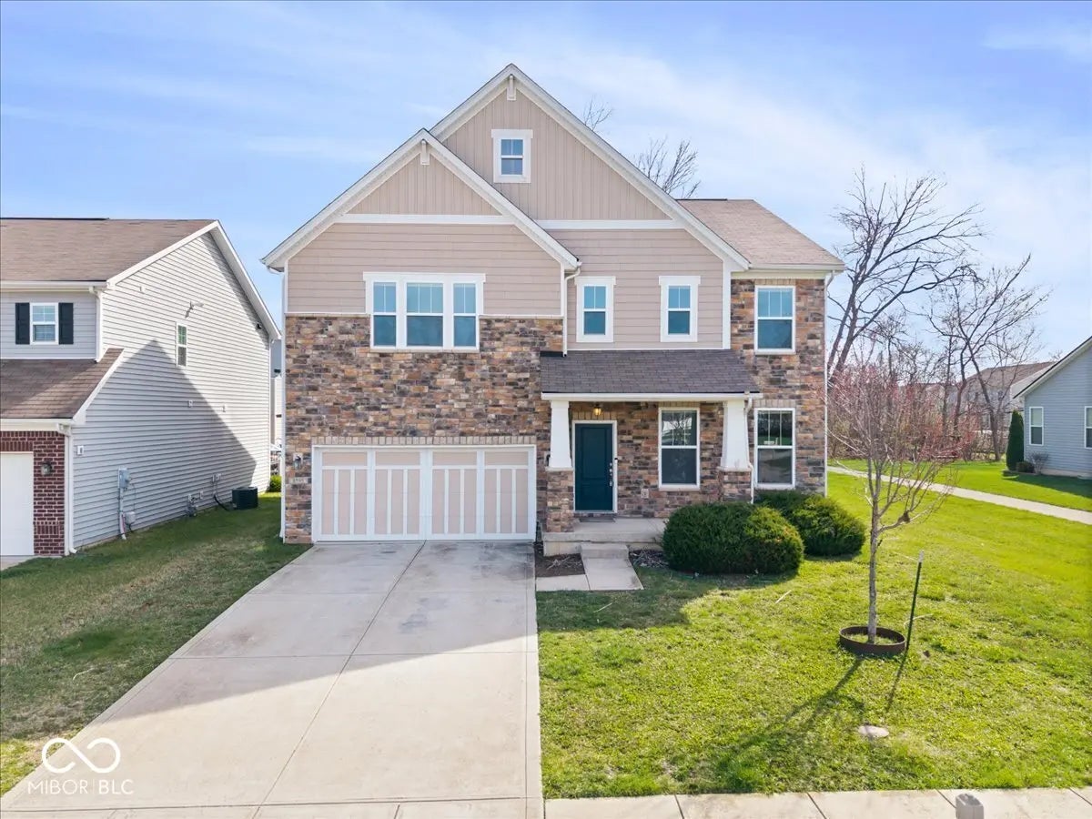 8595 N Deer Hill Drive, McCordsville