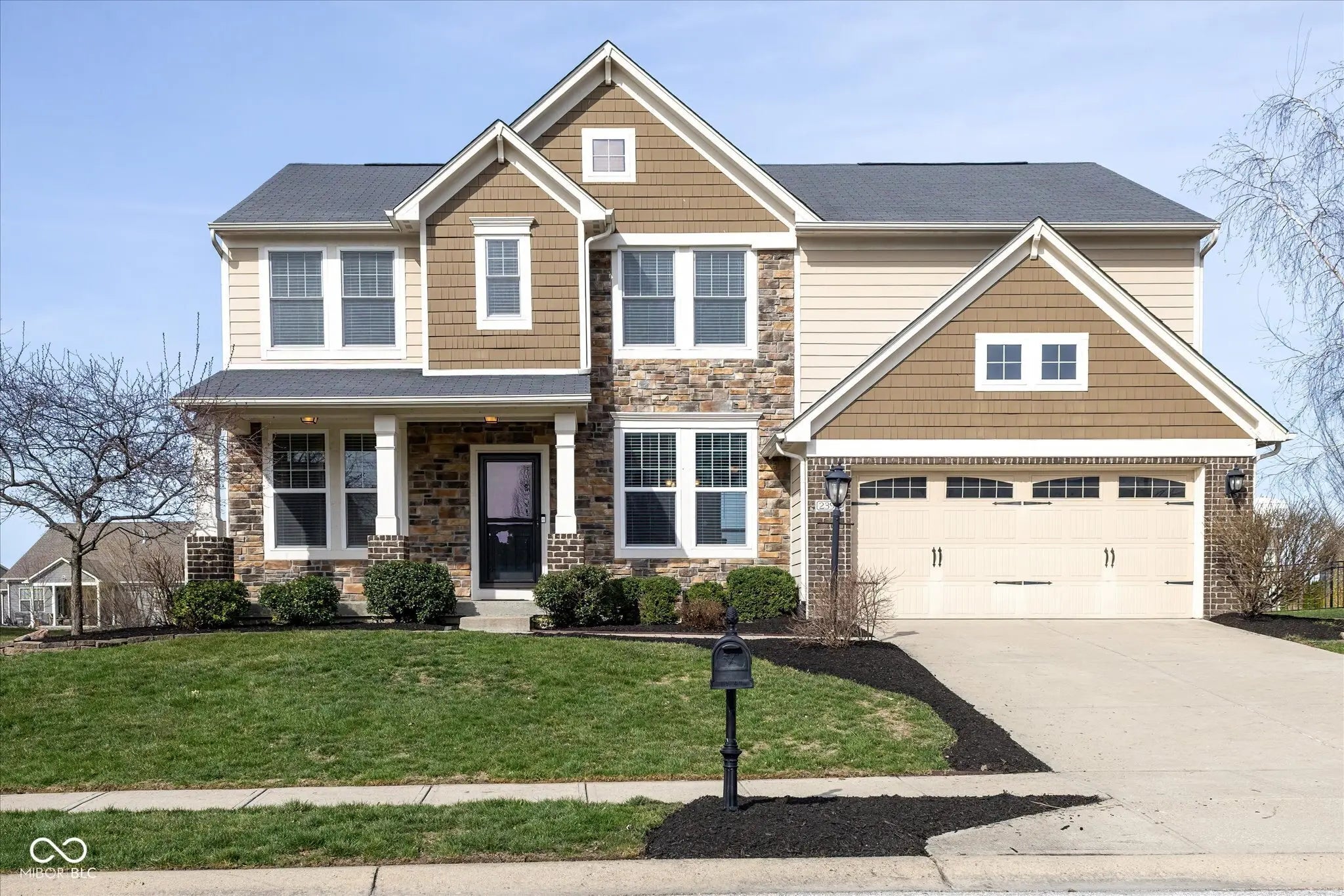 Photo of 2394 Woodcreek Crossing Boulevard Avon, IN 46123