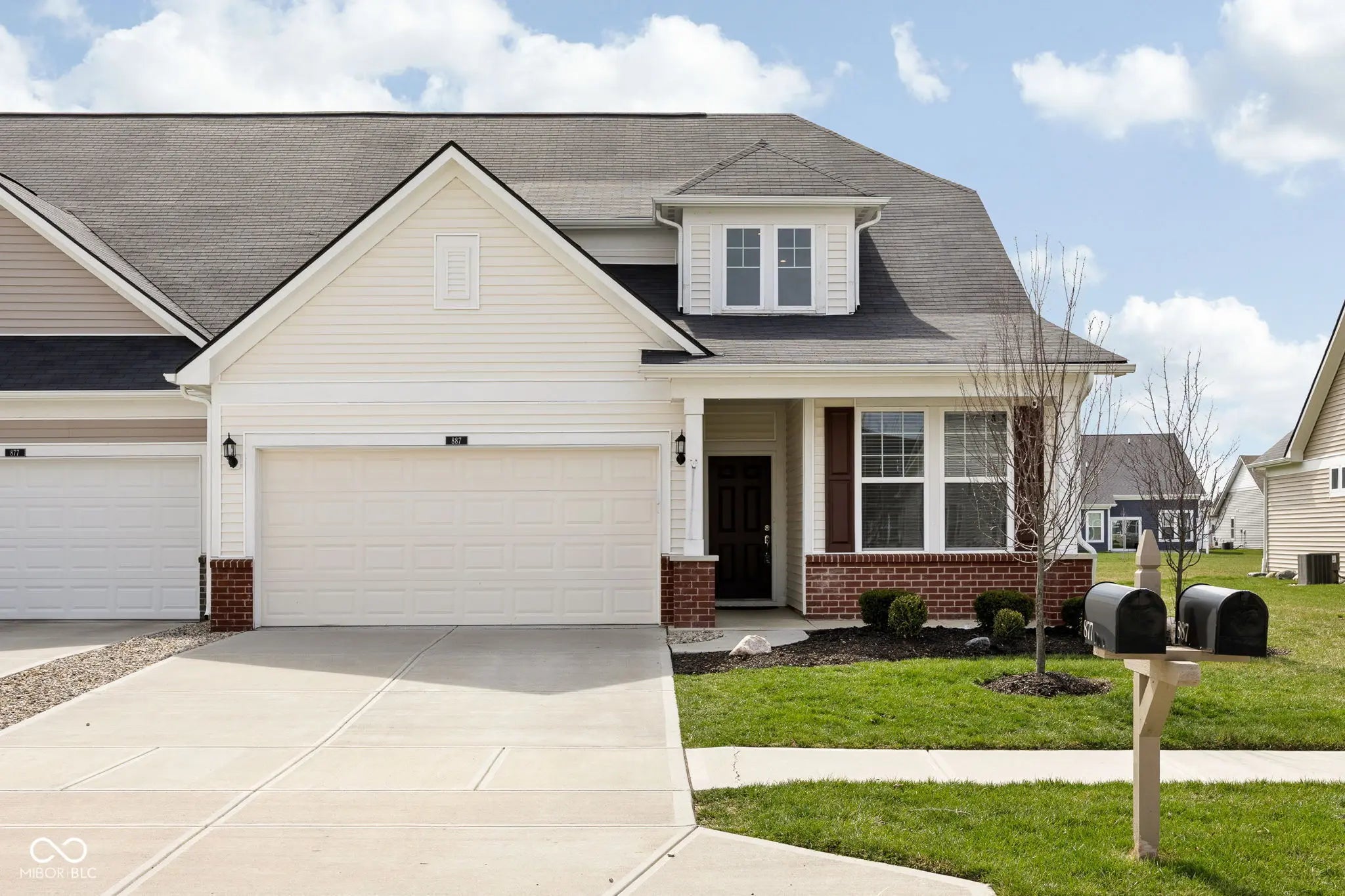 887 Tuxedo Drive, Westfield