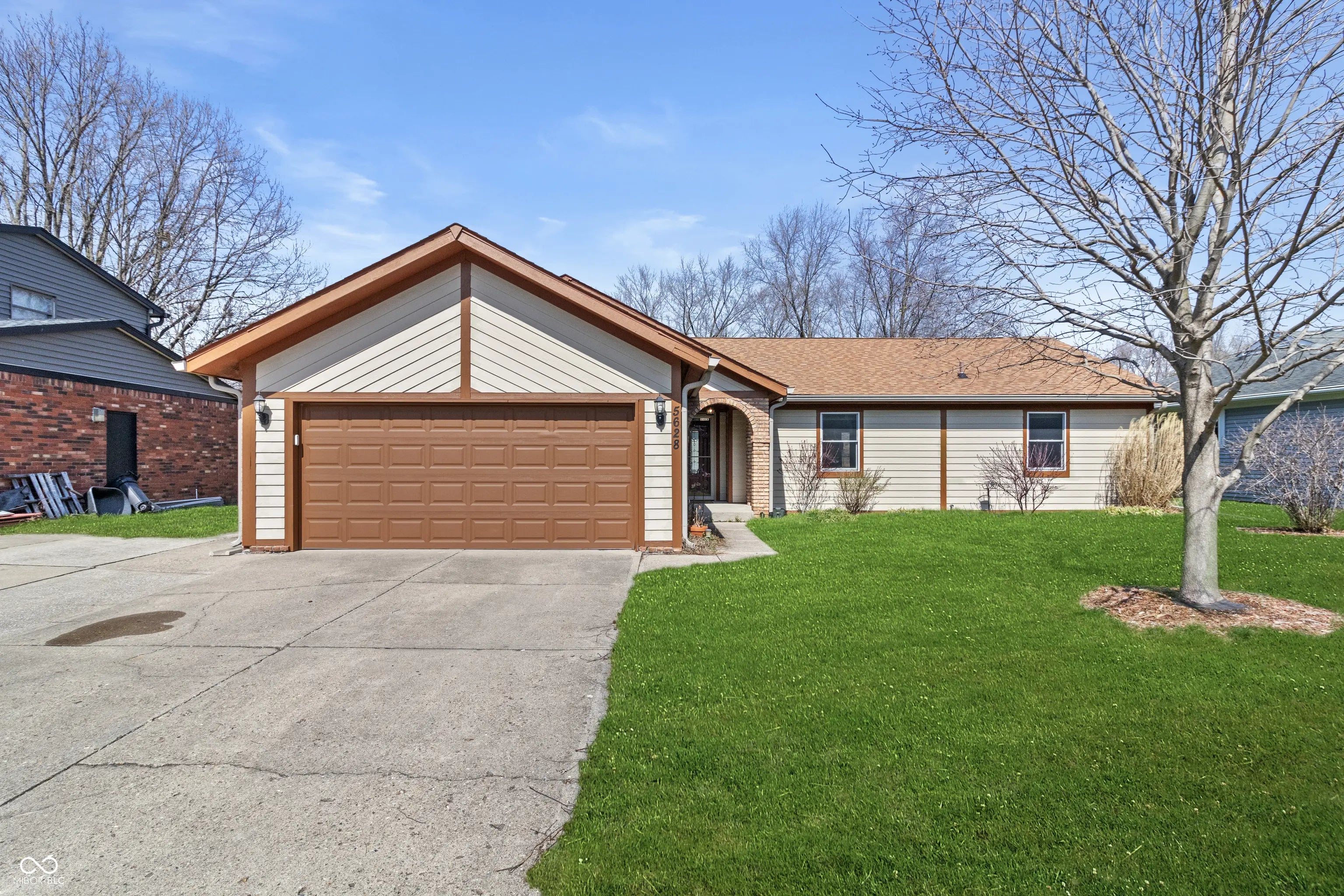 5628 Hill Rise Drive, Indianapolis