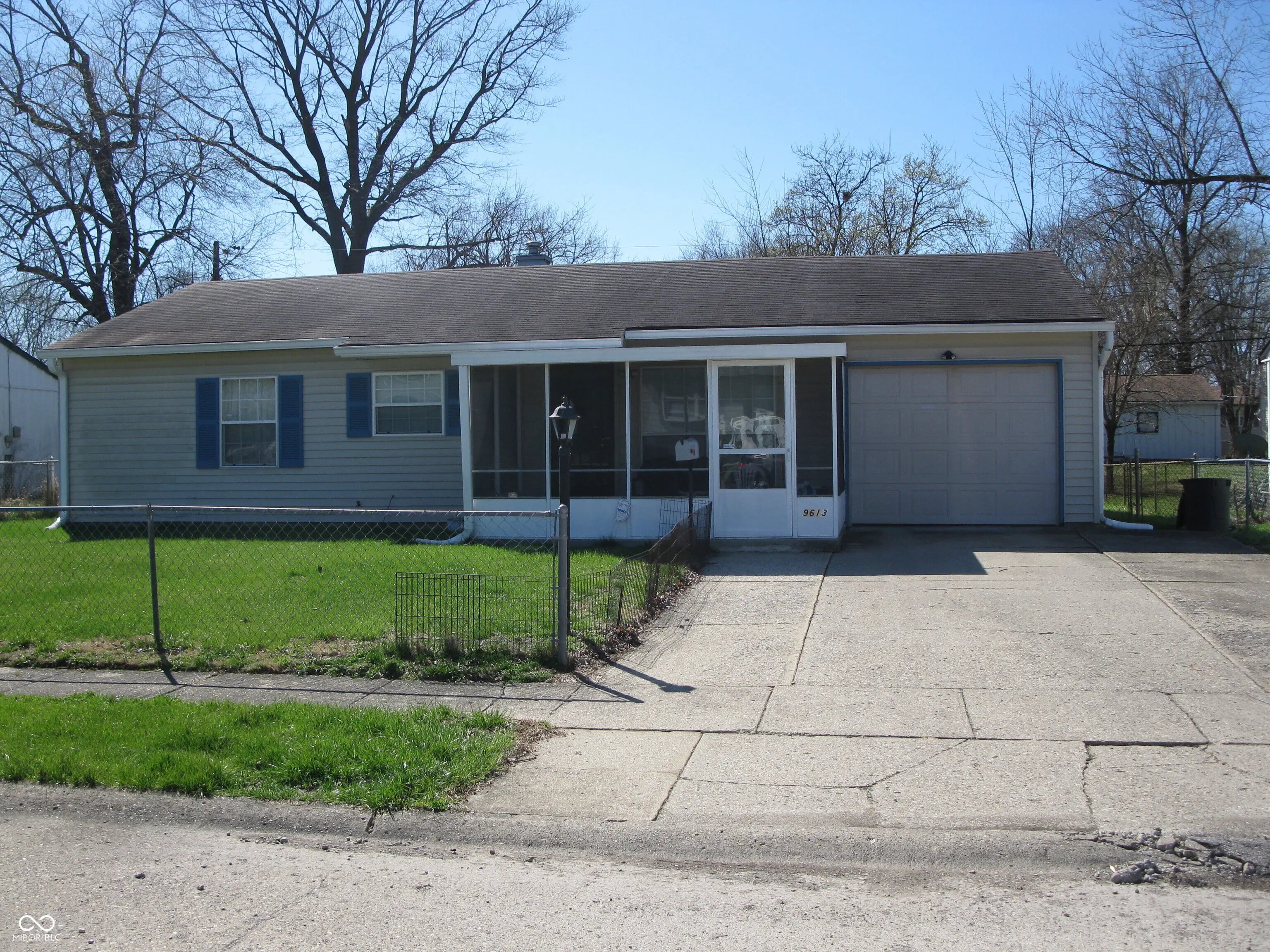 9613 E 39th Place, Indianapolis
