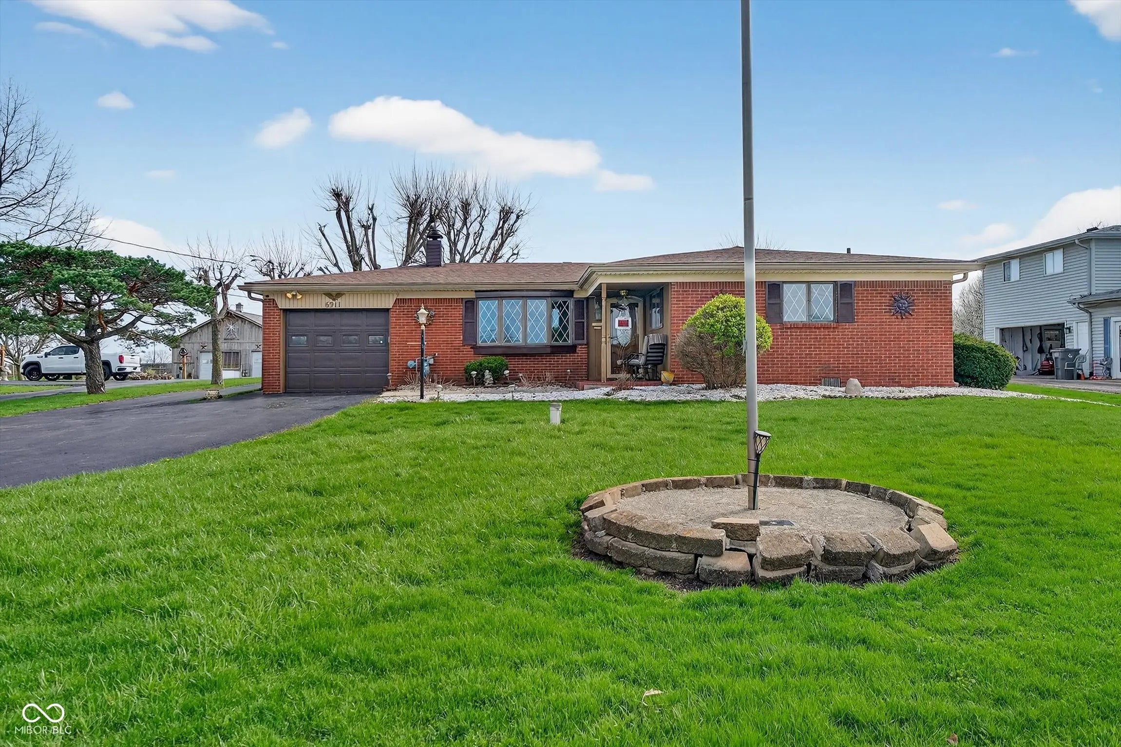 6911 E Raymond Street, Indianapolis