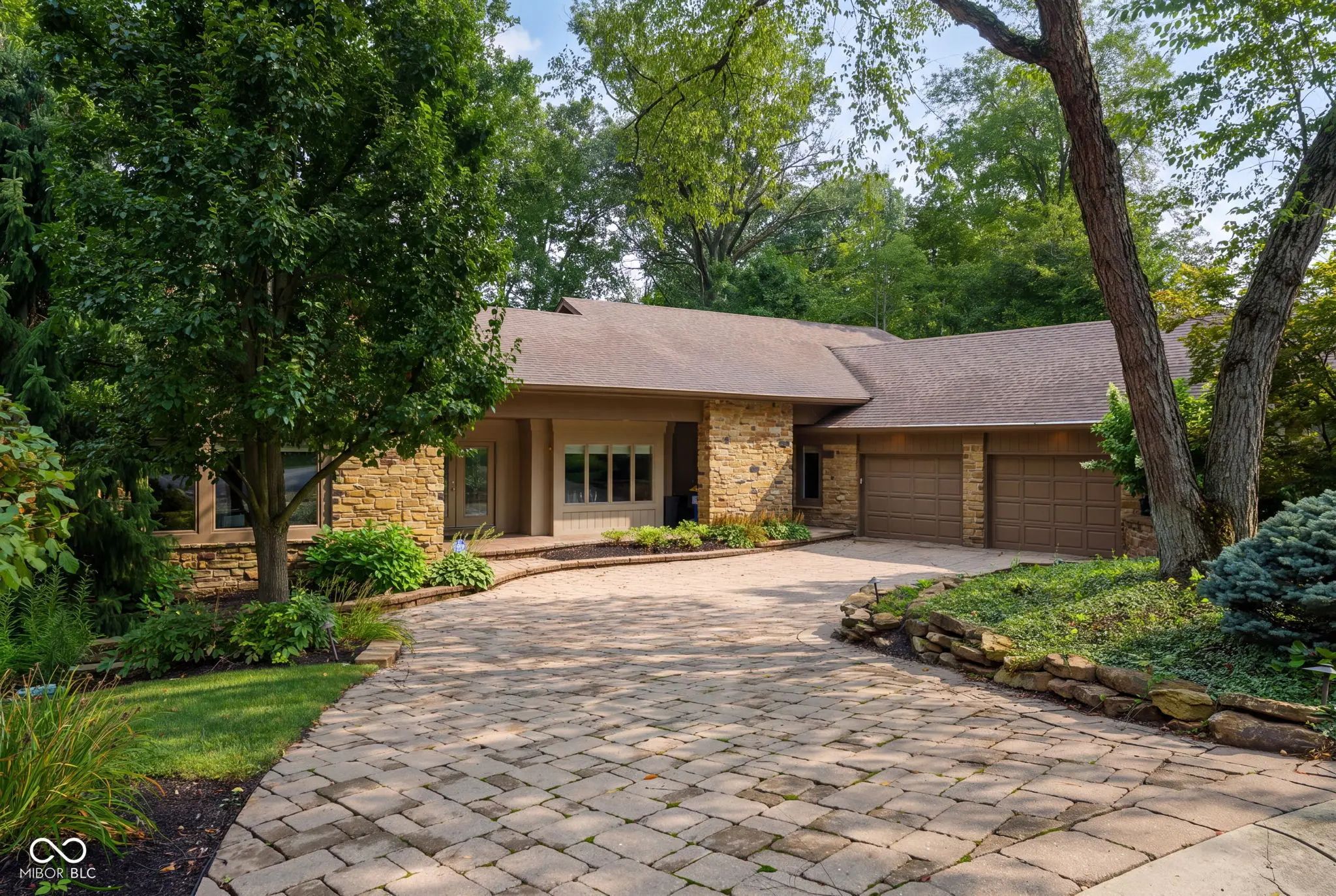 Photo of 10707 Compass Court Indianapolis, IN 46256