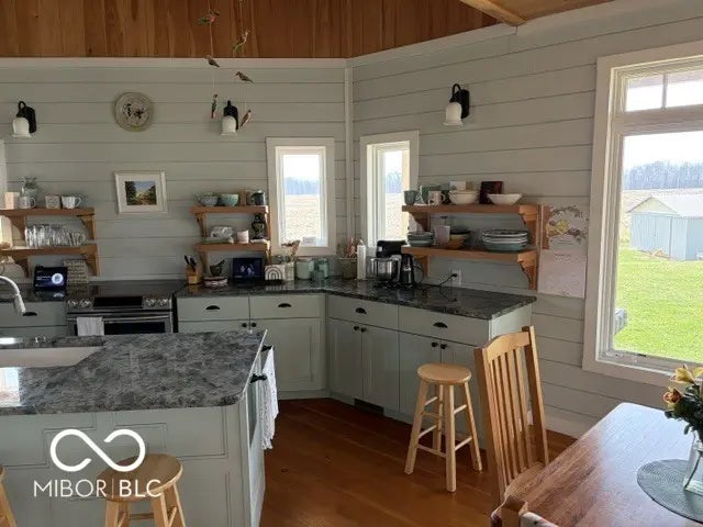 14905 E 300 S, Columbus