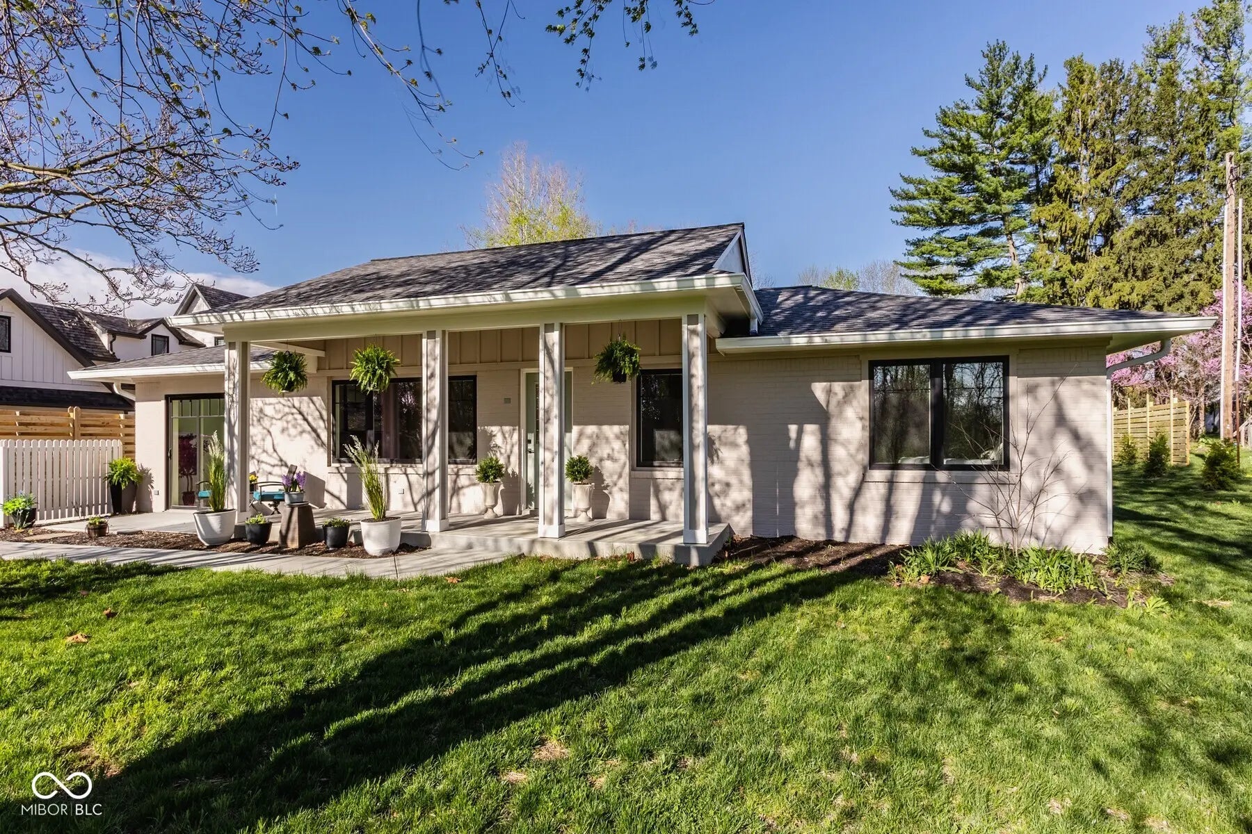 Photo of 650 Mulberry Street Zionsville, IN 46077