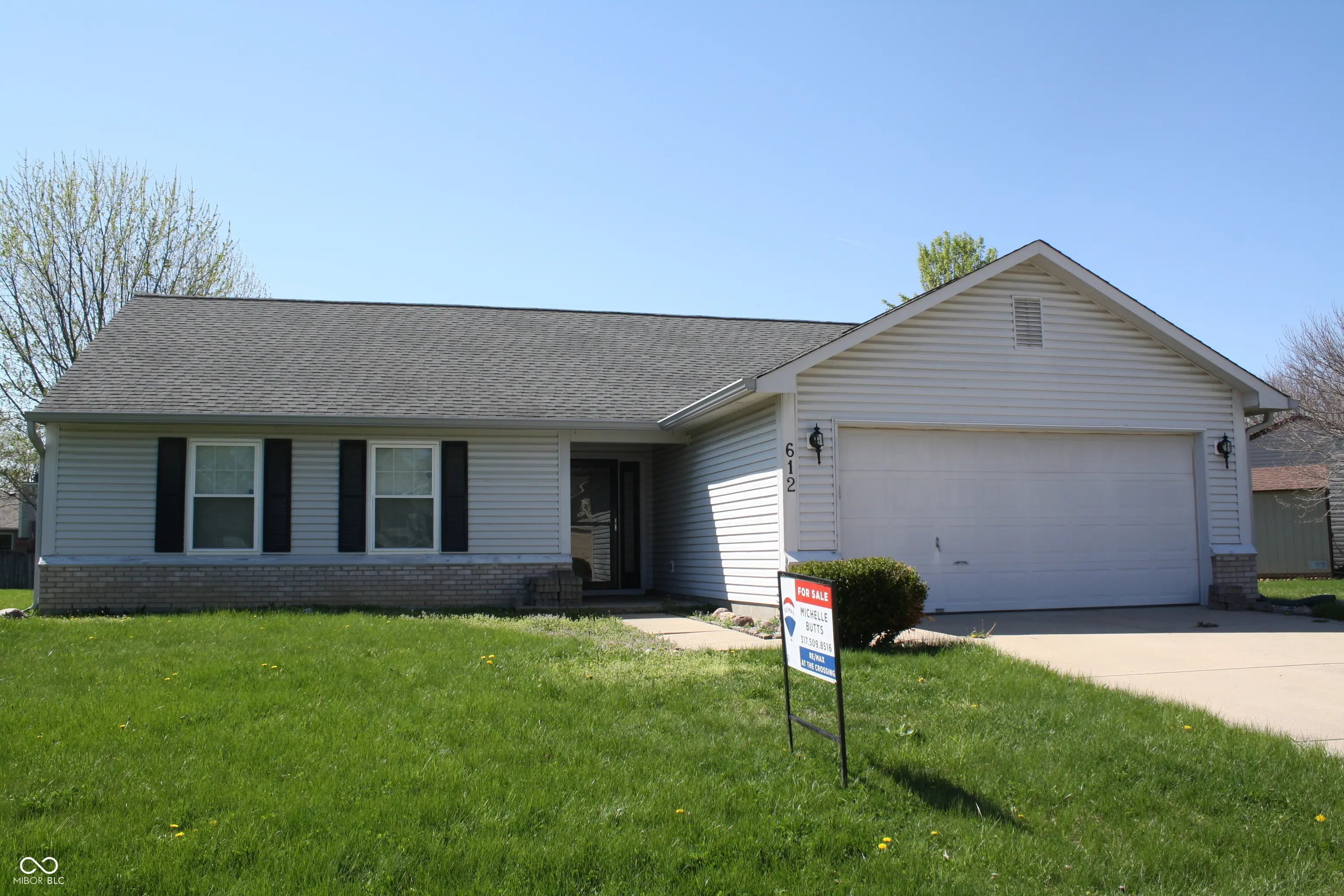 Photo of 612 Woodfield Circle Avon, IN 46123