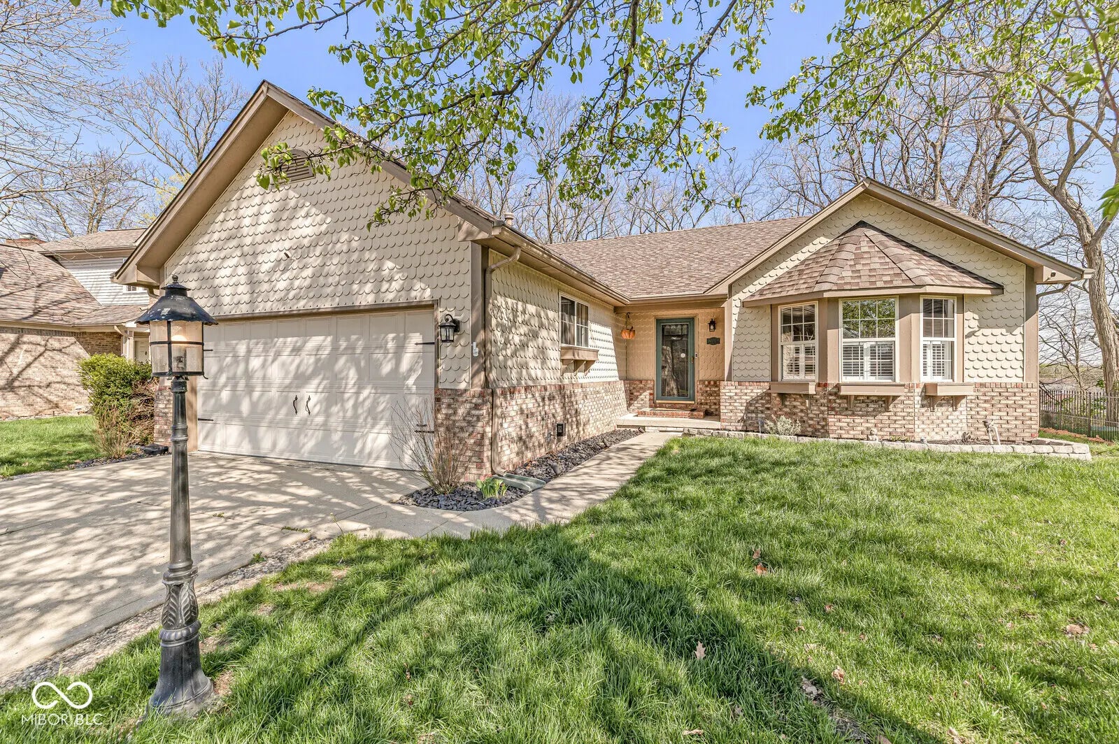 Photo of 855 Pioneer Woods Drive Indianapolis, IN 46224