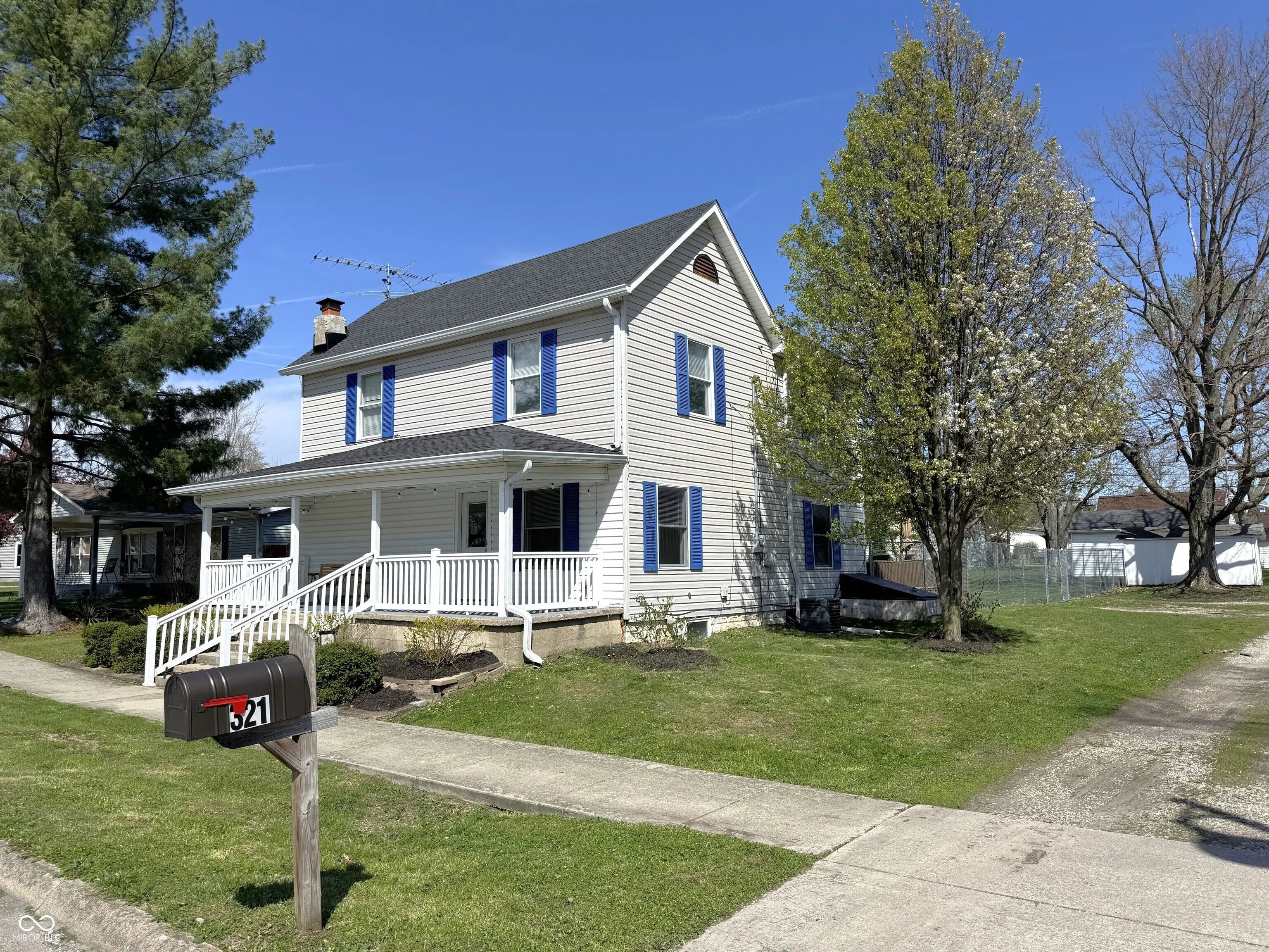 321 N Washington Street, Ladoga