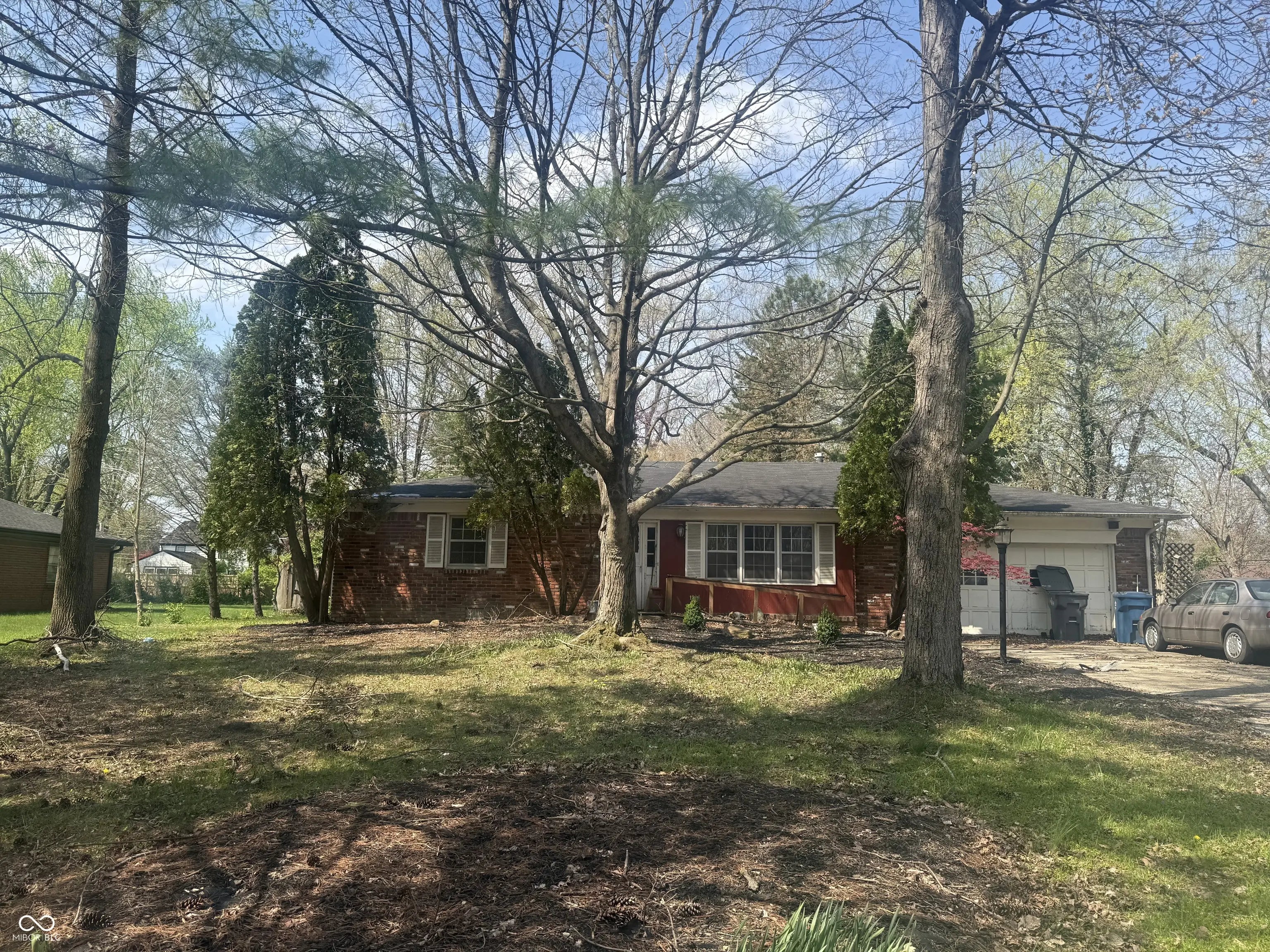 Photo of 8846 Holliday Drive Indianapolis, IN 46260