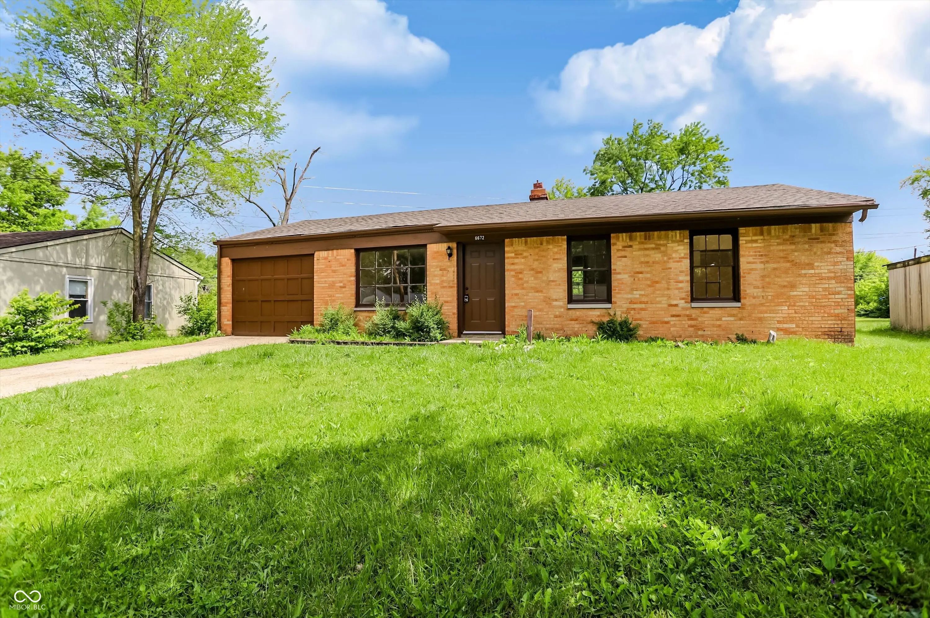 6672 E 43rd Place, Indianapolis