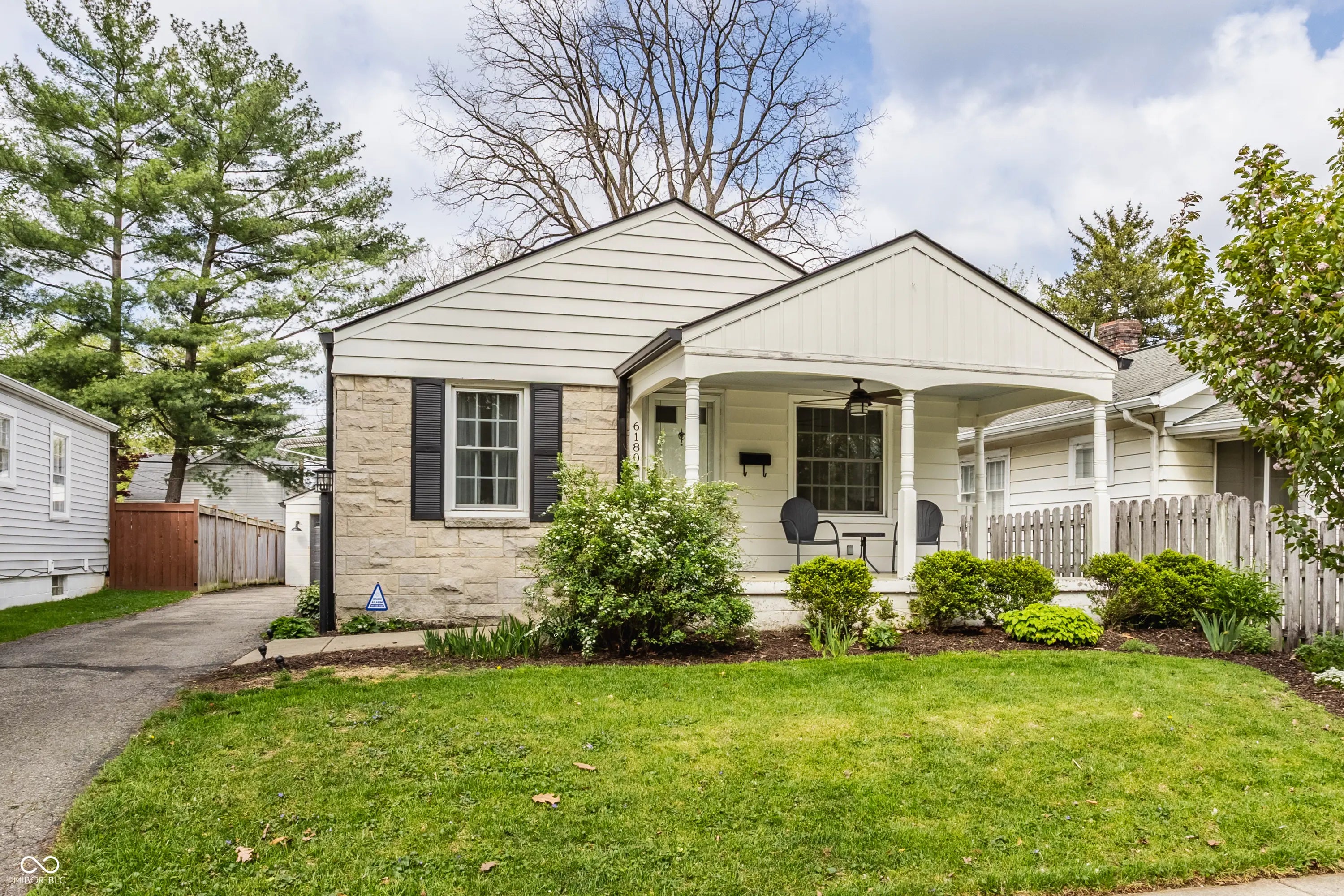 Photo of 6180 Kingsley Drive Indianapolis, IN 46220