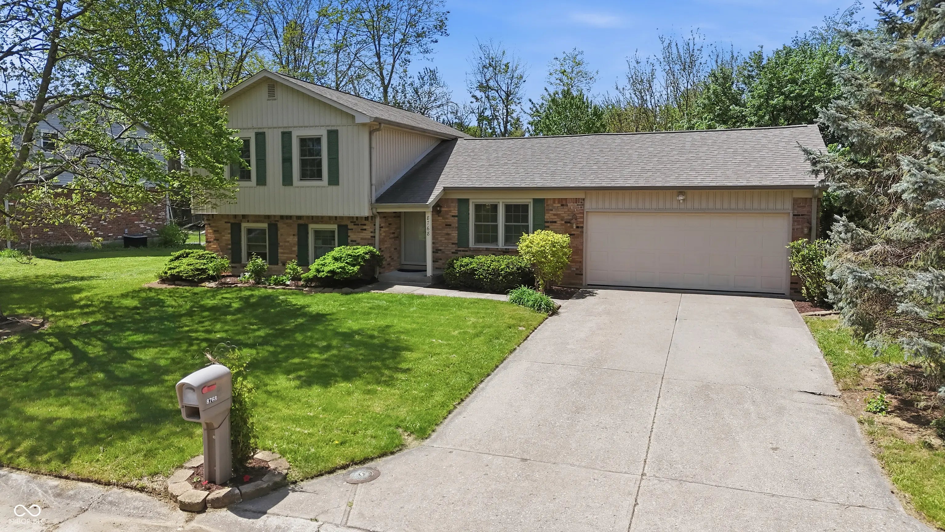 8768 Meadowridge Lane, Indianapolis
