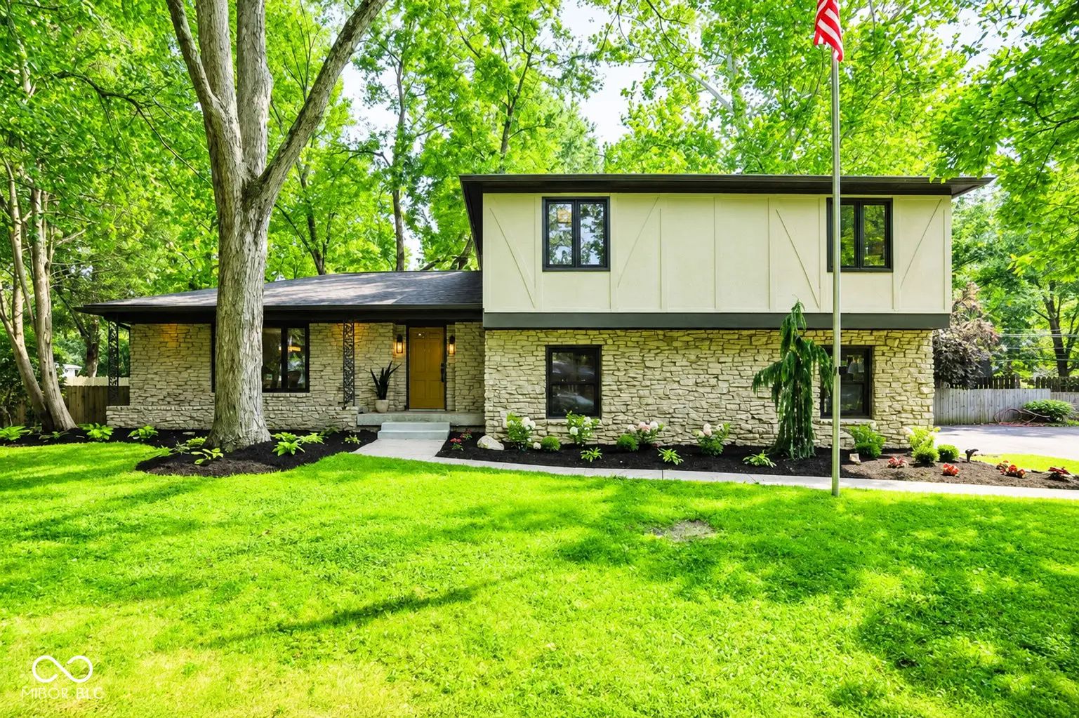 Photo of 569 King Drive Indianapolis, IN 46260