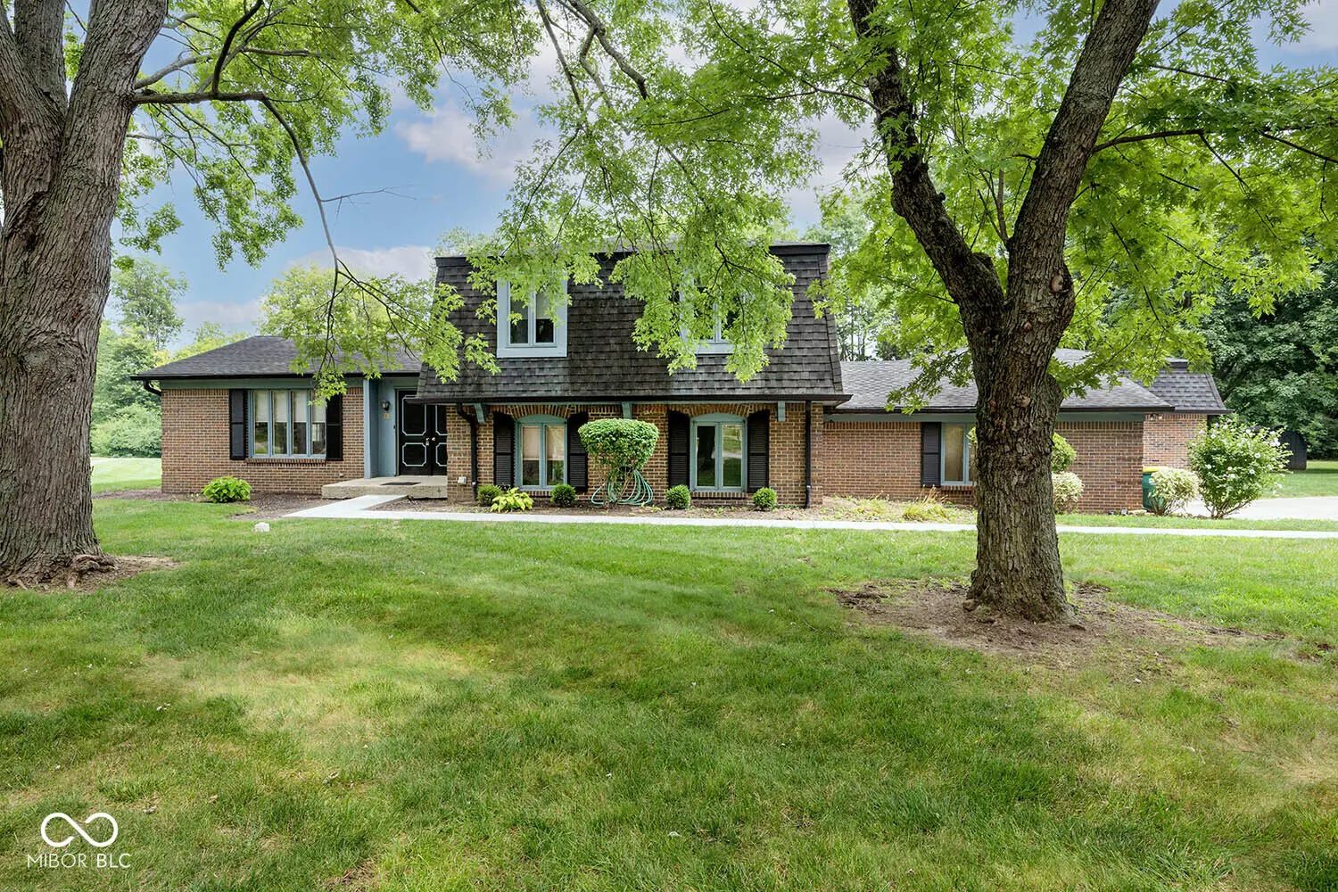 Photo of 8959 Rexford Road Indianapolis, IN 46260