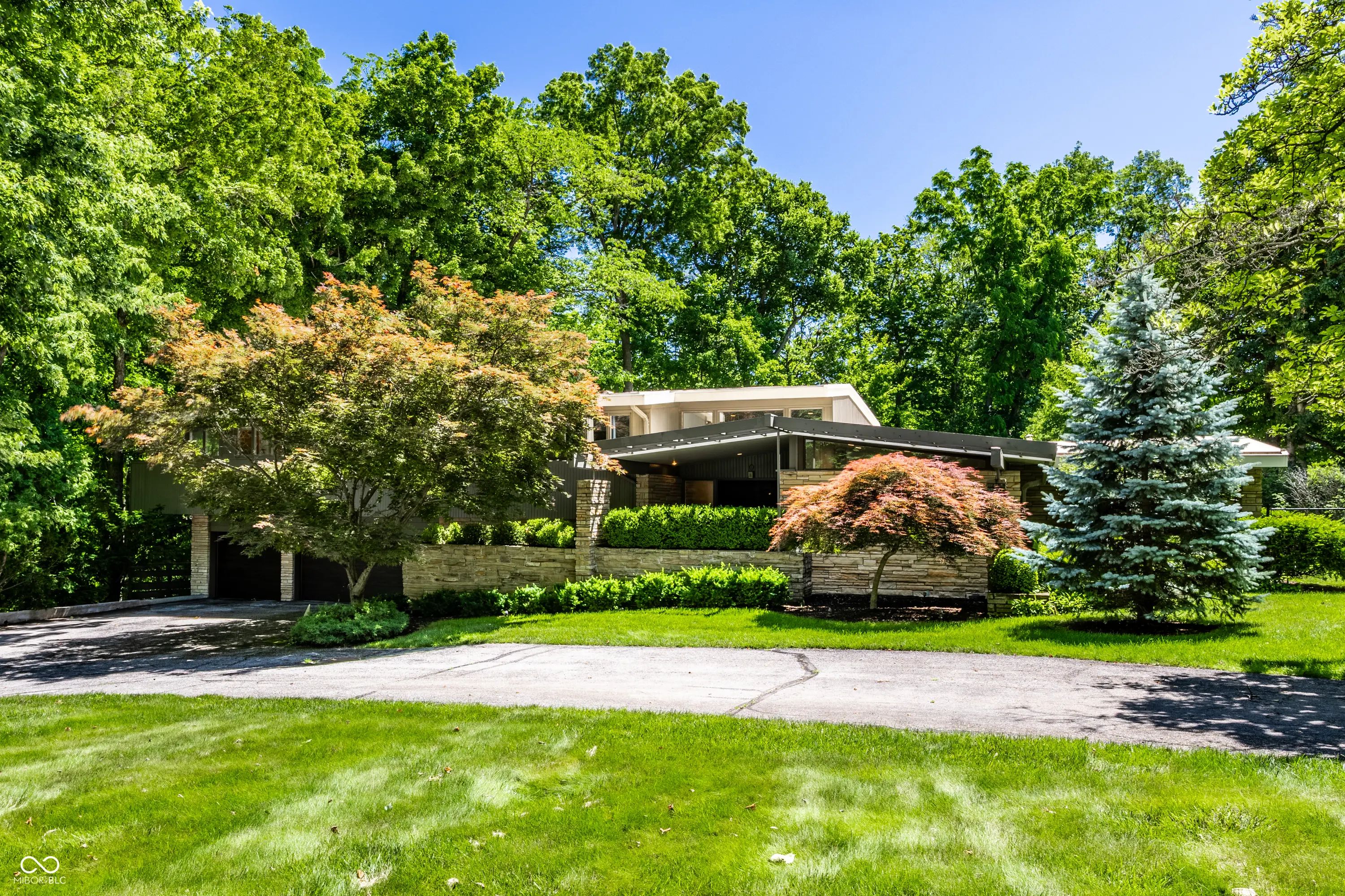 8111 N Meridian Street, Indianapolis