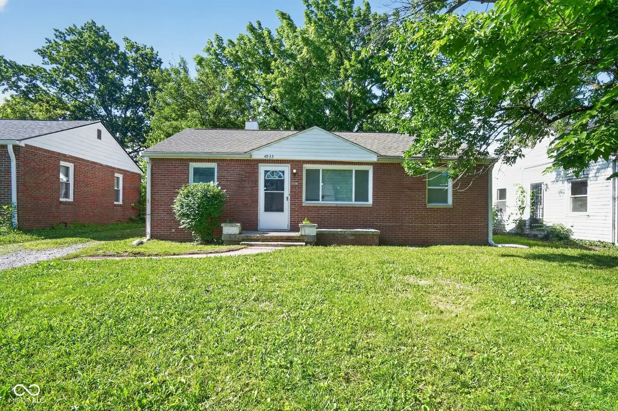 4933 E 39th Street, Indianapolis