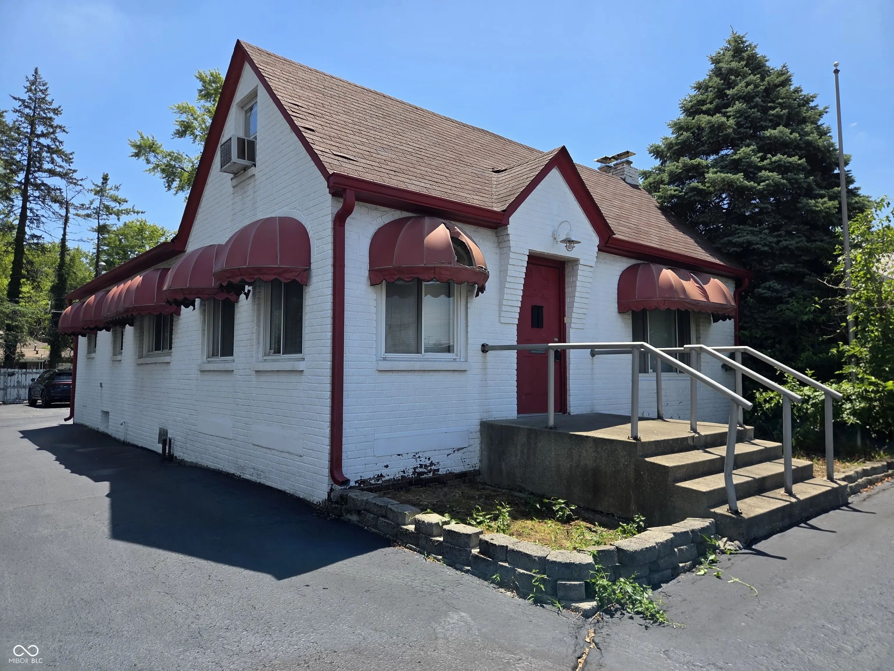1225 N Shadeland Avenue, Indianapolis