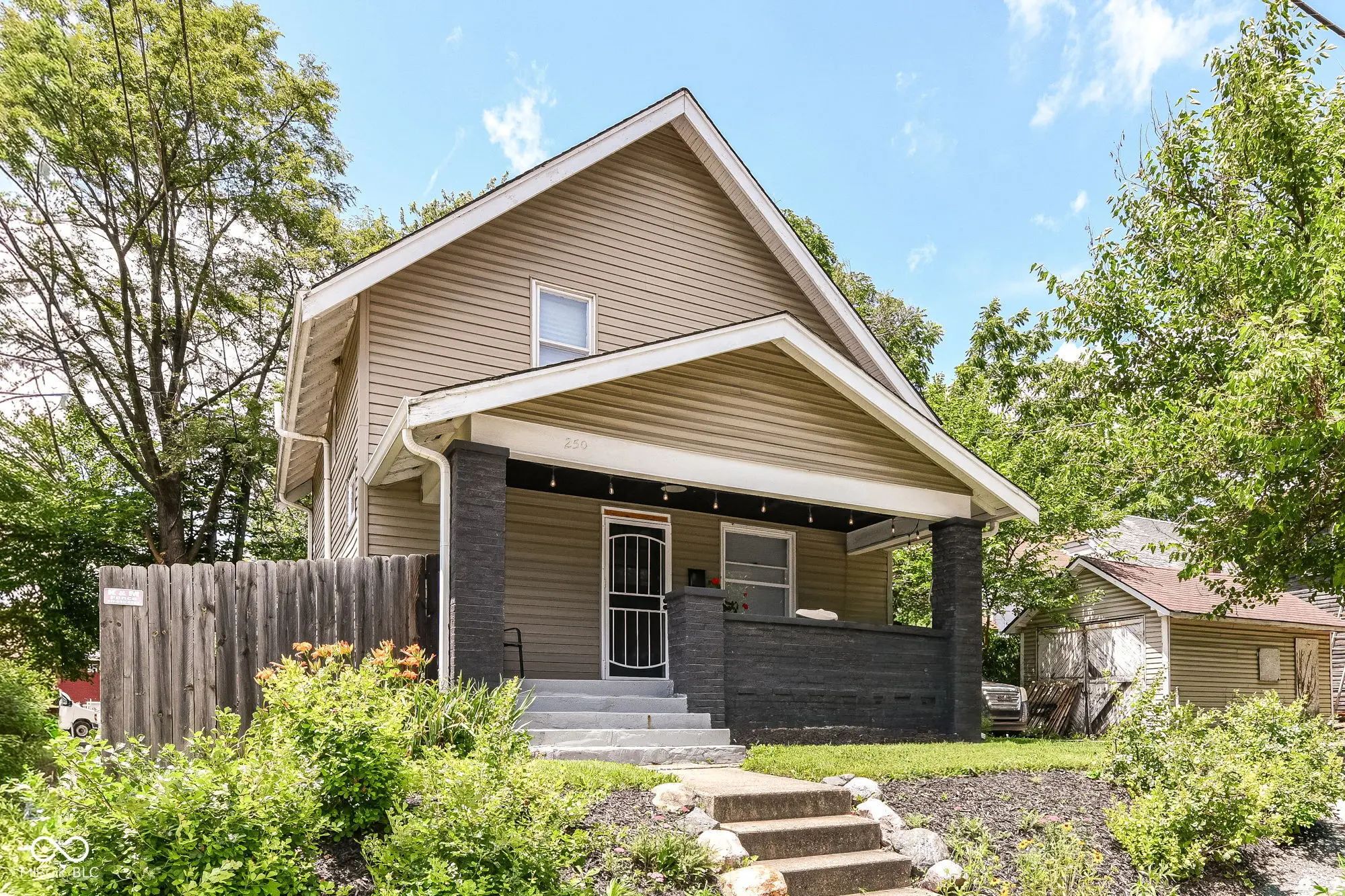 250 N Oakland Avenue, Indianapolis