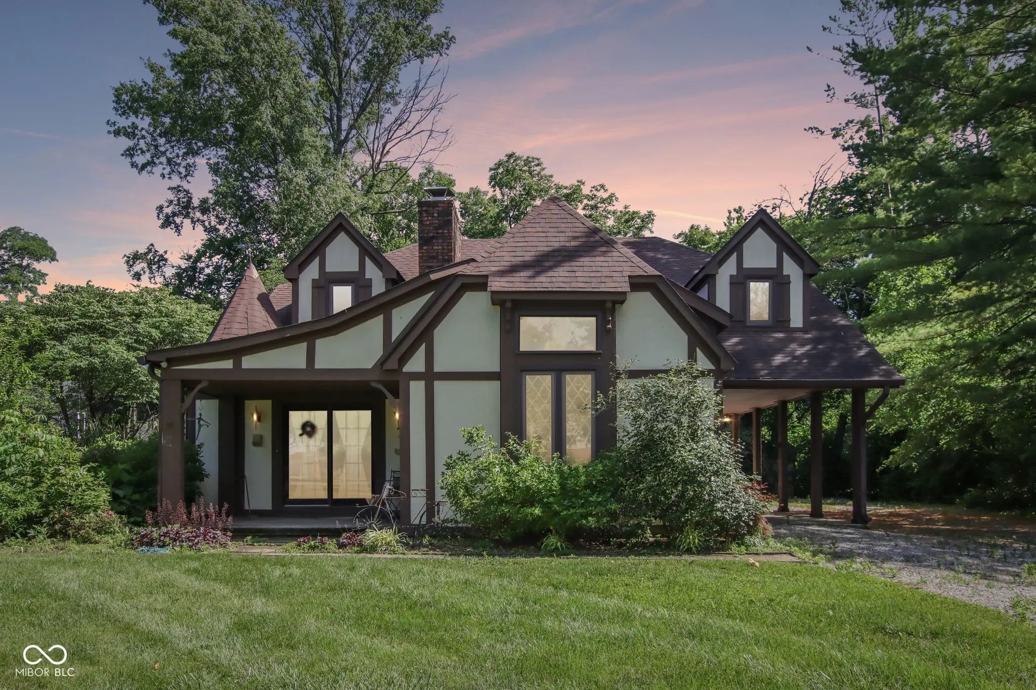 9535 E Southport Road, Indianapolis