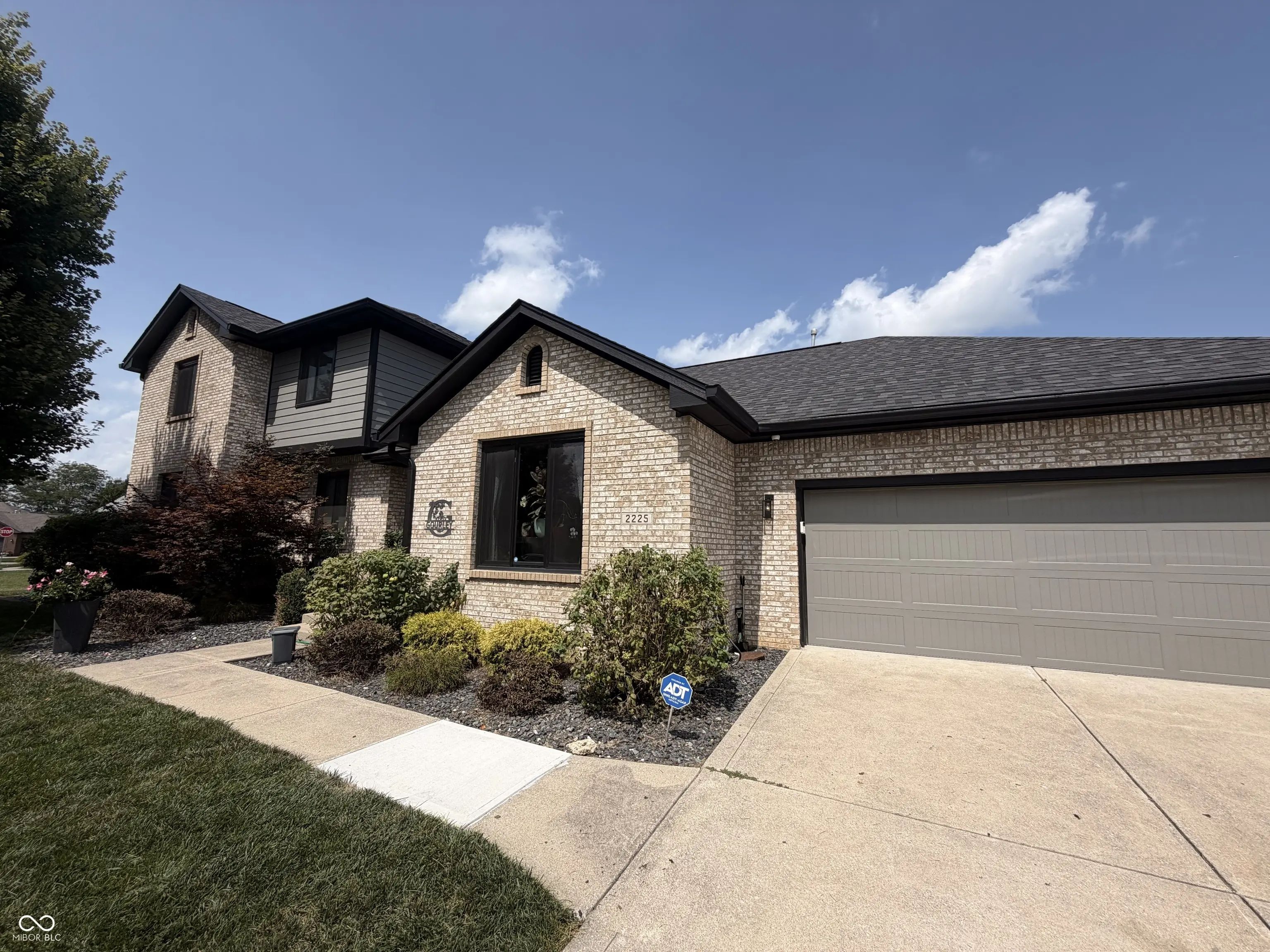 Photo of 2225 Marina Court Greenwood, IN 46143