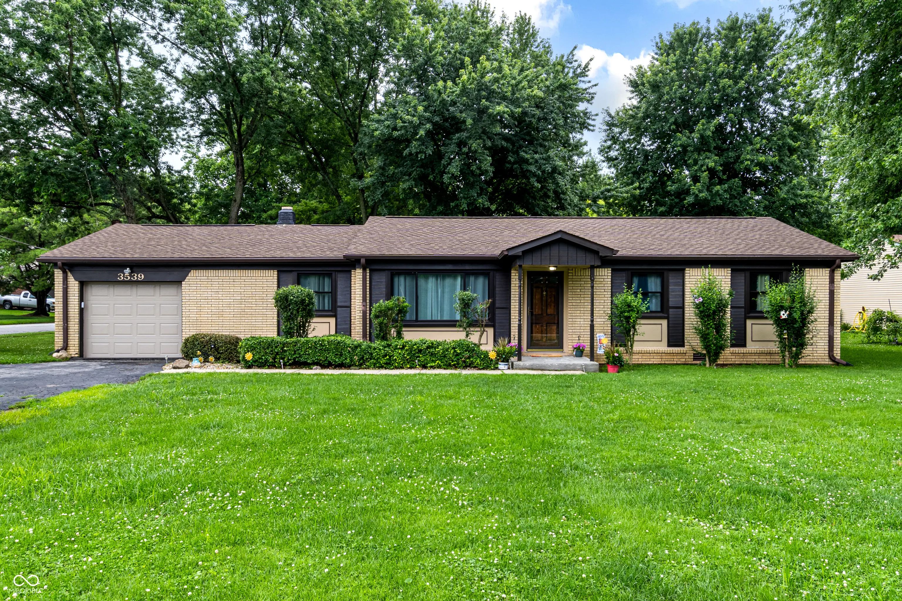 3539 E Southport Road, Indianapolis