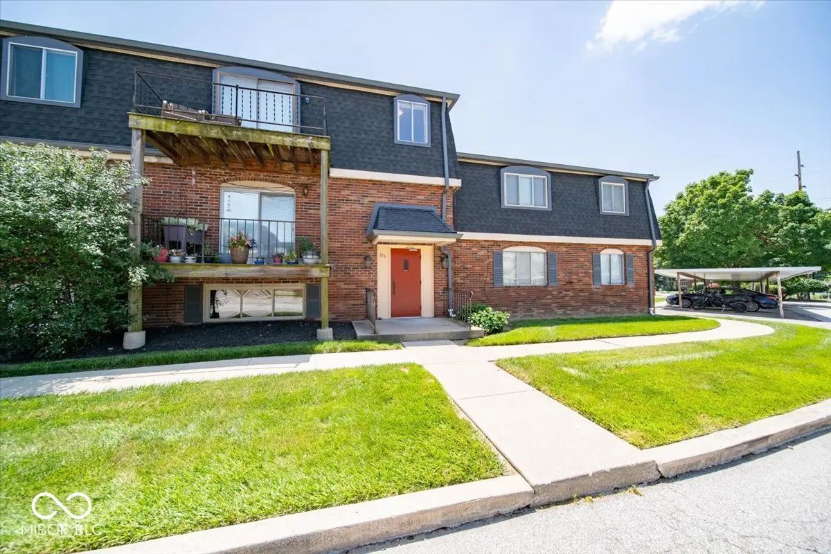 Photo of 315 Elmead Court 1016 Greenwood, IN 46142