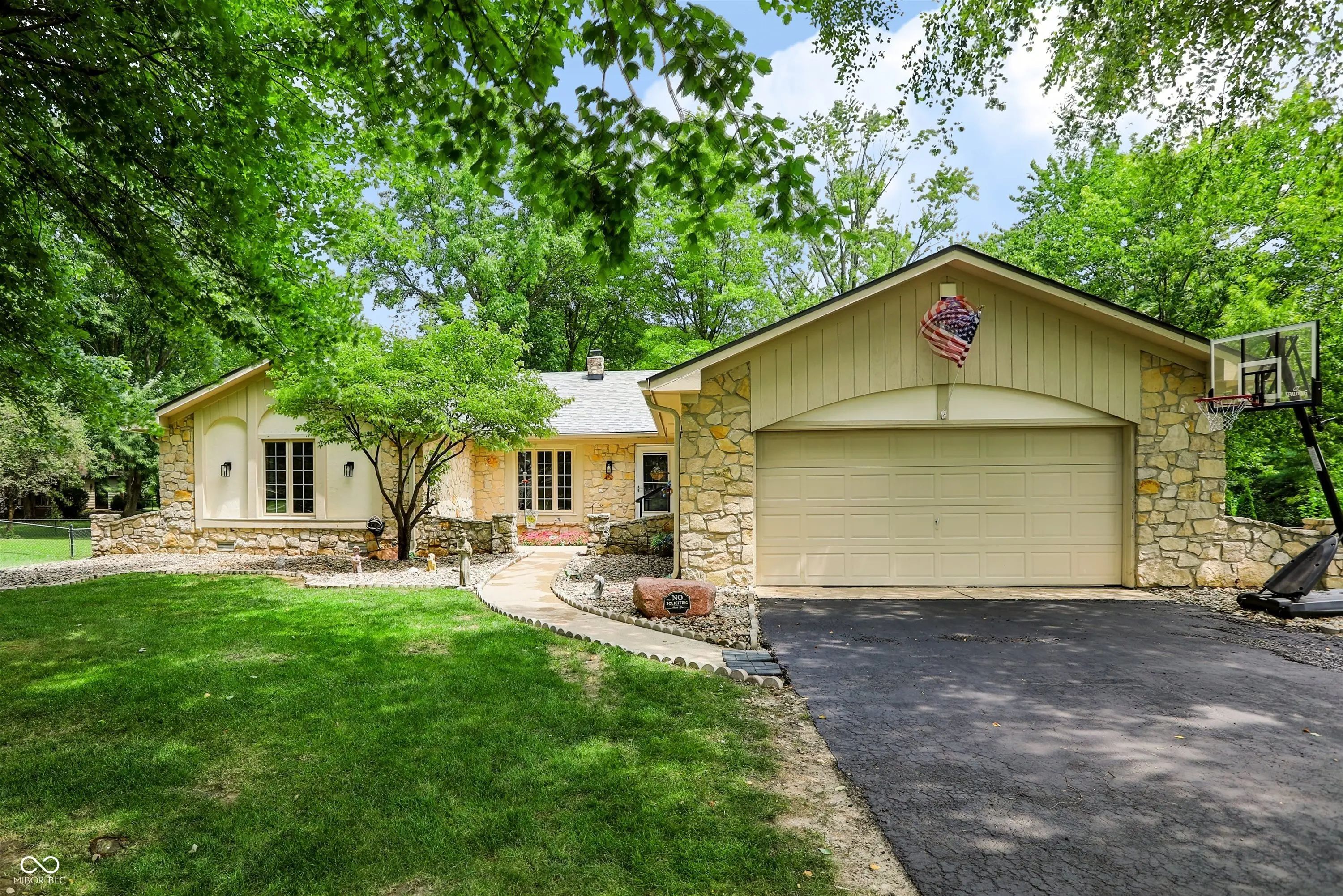 12110 Valley Brook Court, Indianapolis
