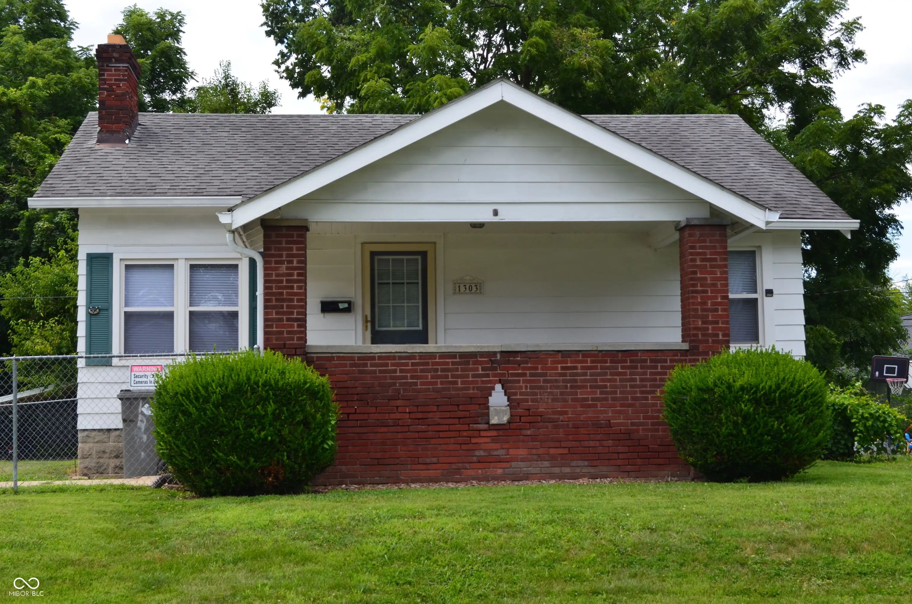 1303 E Castle Avenue, Indianapolis