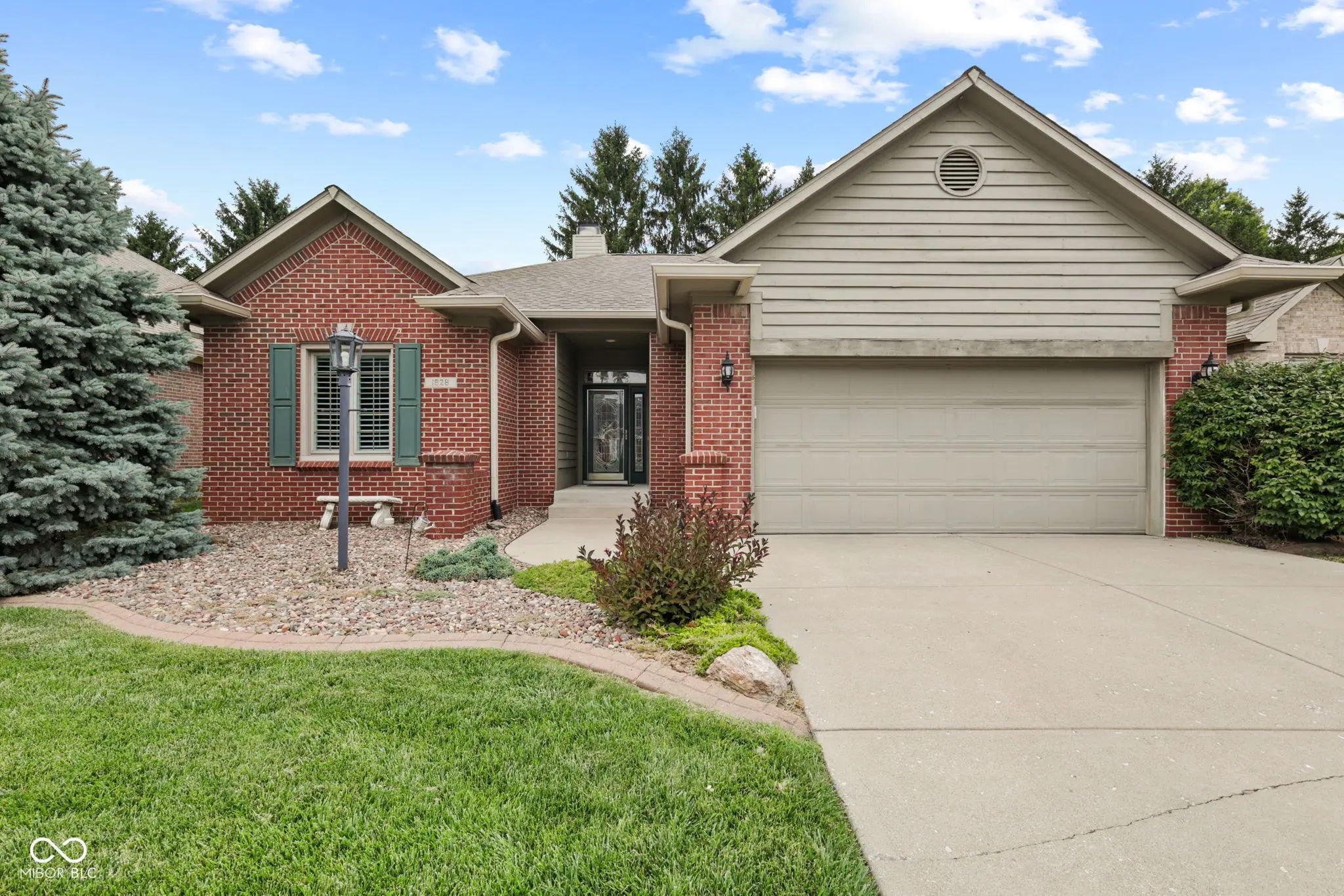1628 Foxmere Boulevard, Greenwood