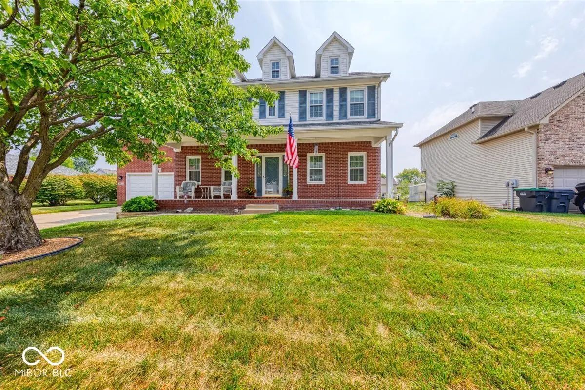 Photo of 415 N Greenbriar Drive Greenwood, IN 46142