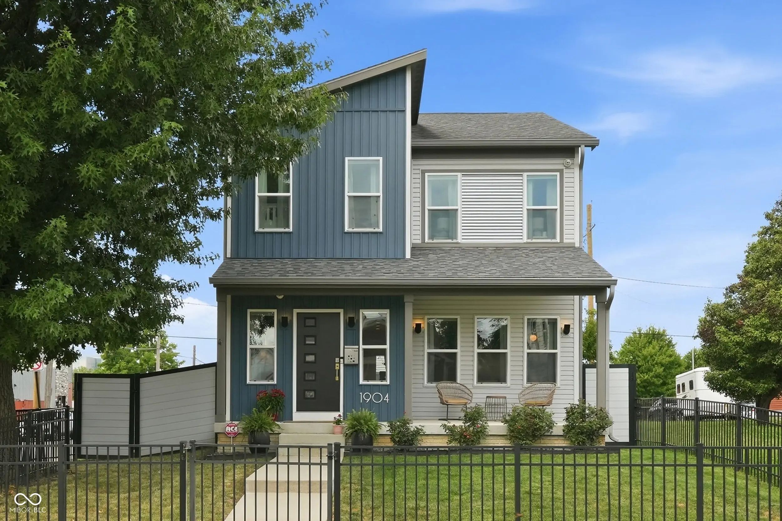 1904 Carrollton Avenue, Indianapolis