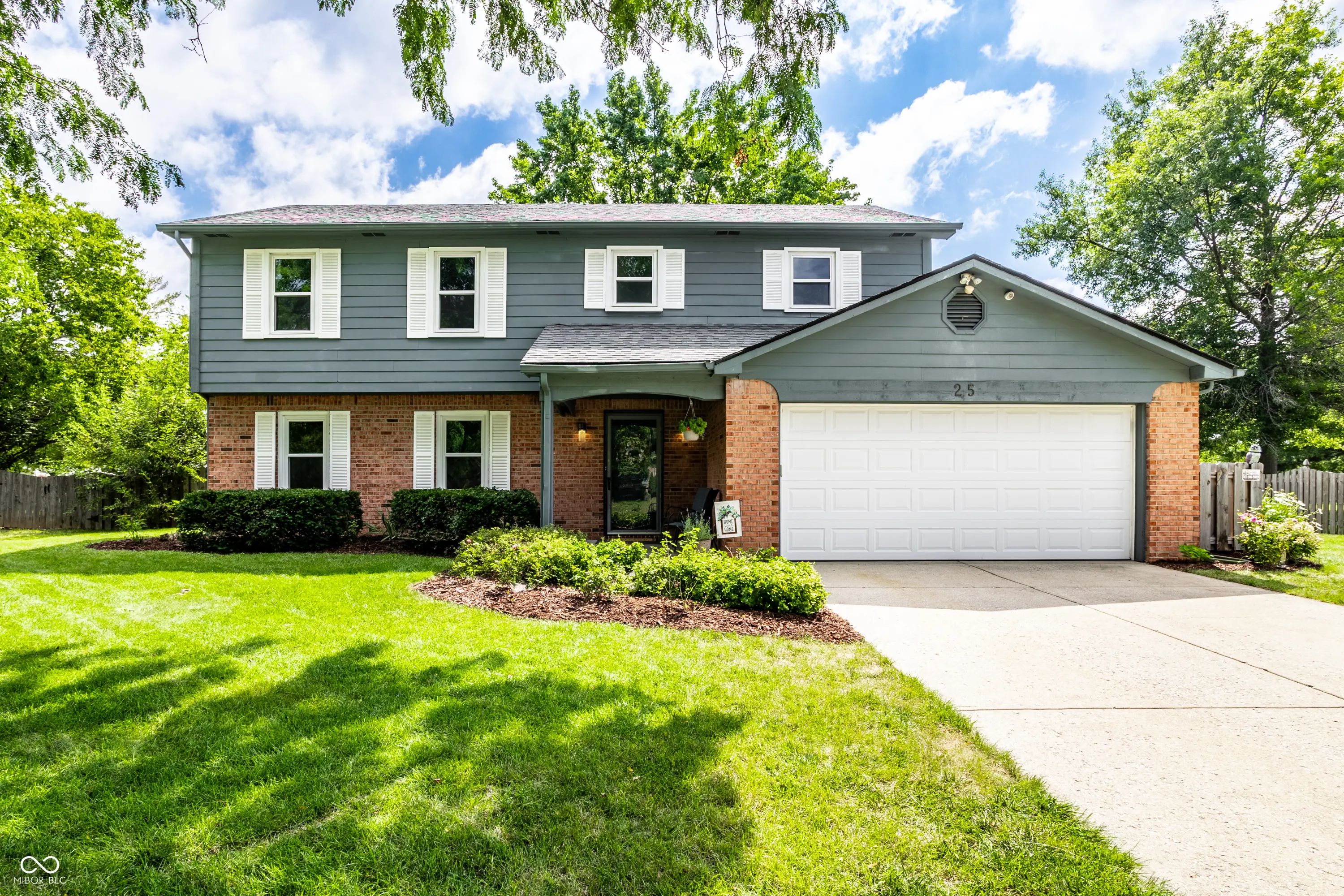 Photo of 25 Village Place Zionsville, IN 46077