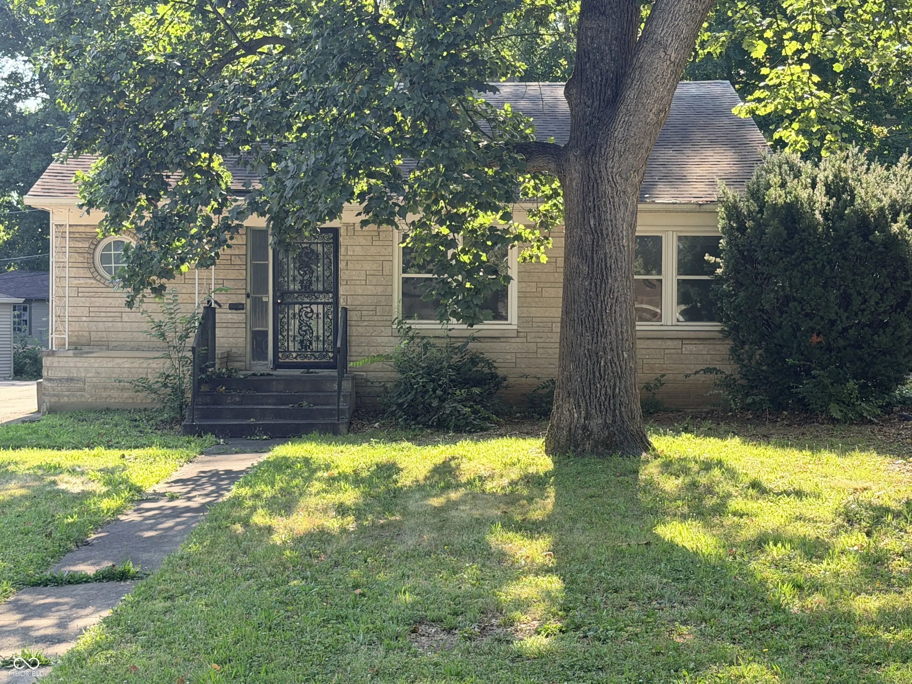5917 Carrollton Avenue, Indianapolis