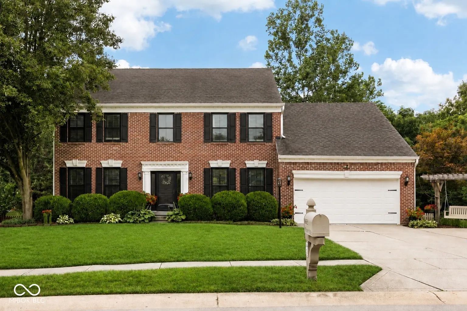 Photo of 1852 Valleywood Drive Avon, IN 46123