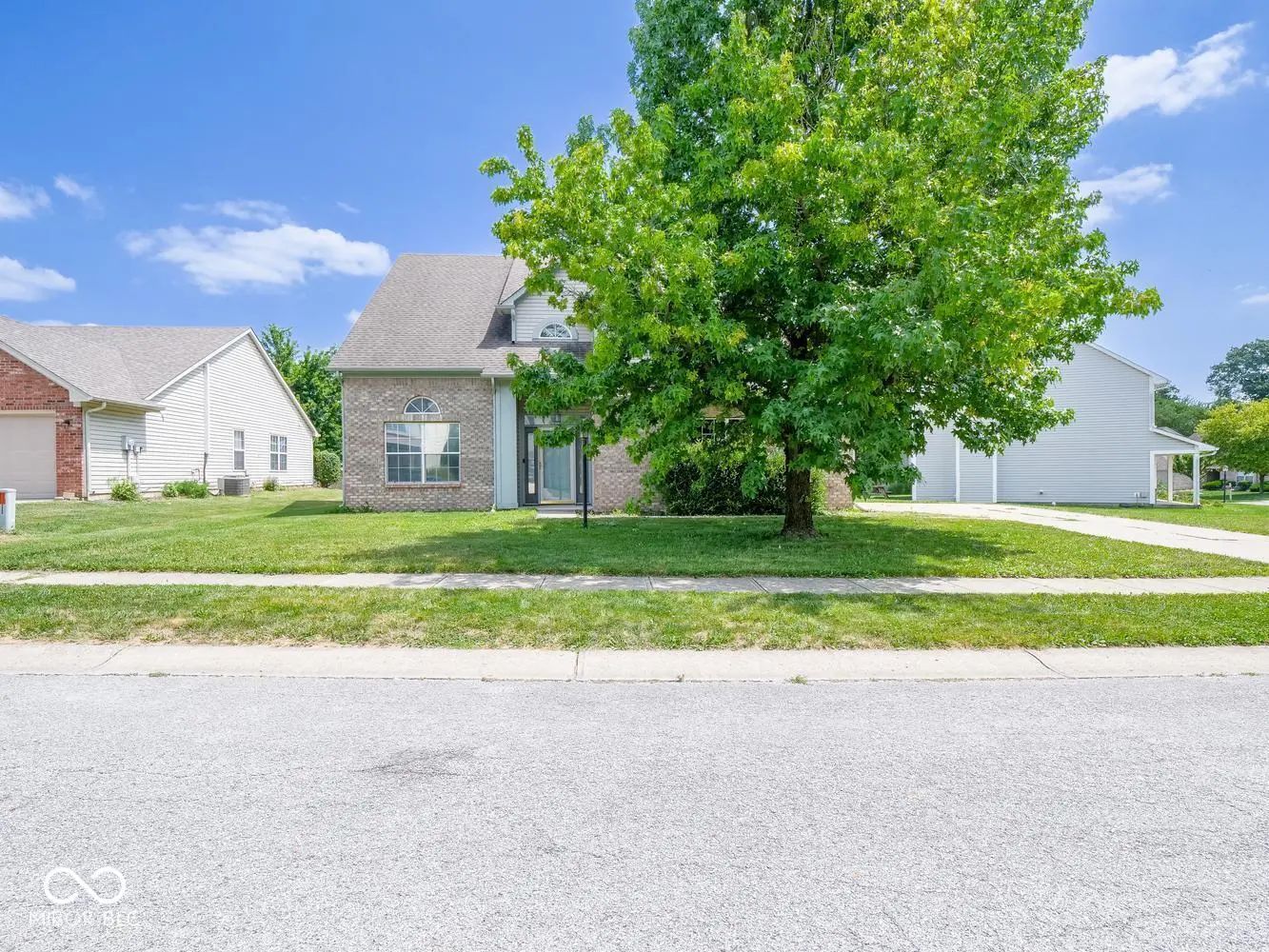 723 Charter Woods Drive, Indianapolis