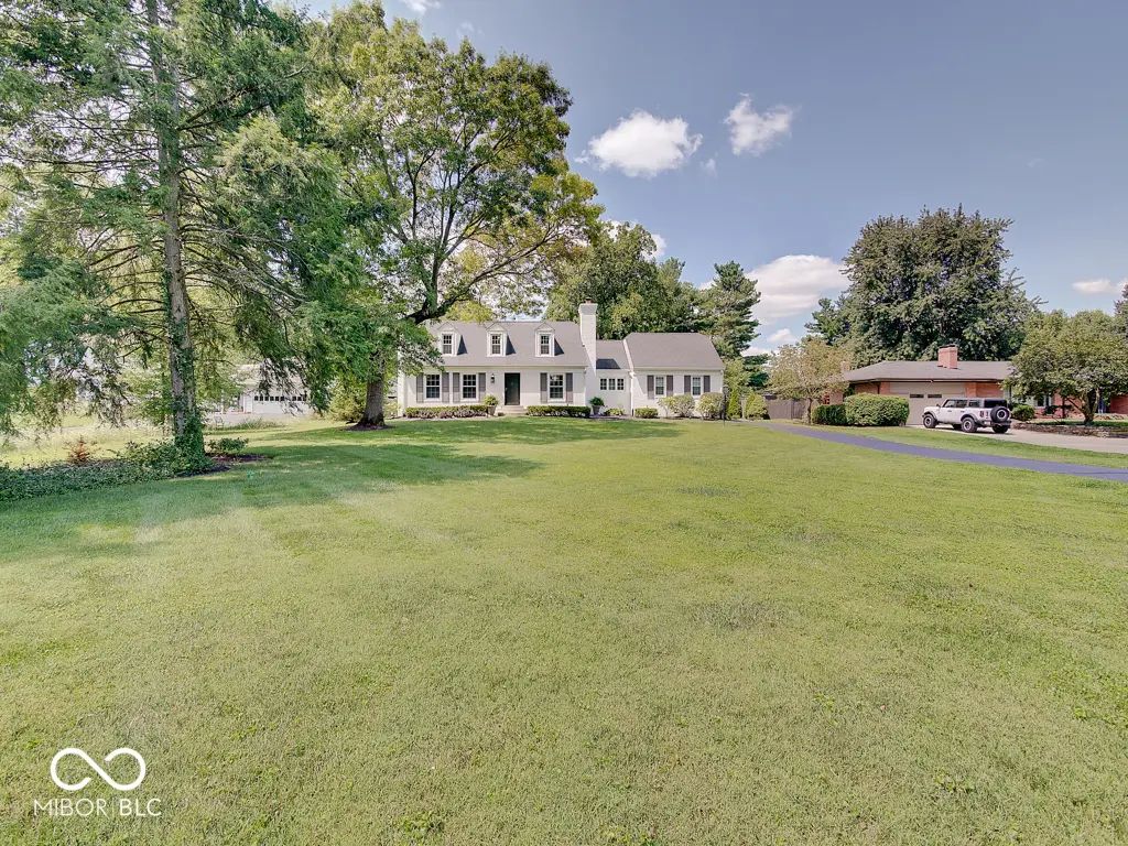 8402 N Pennsylvania Street, Indianapolis