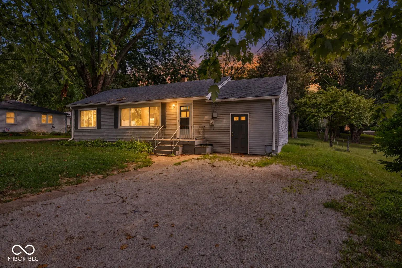 1075 S Morgantown Road, Greenwood