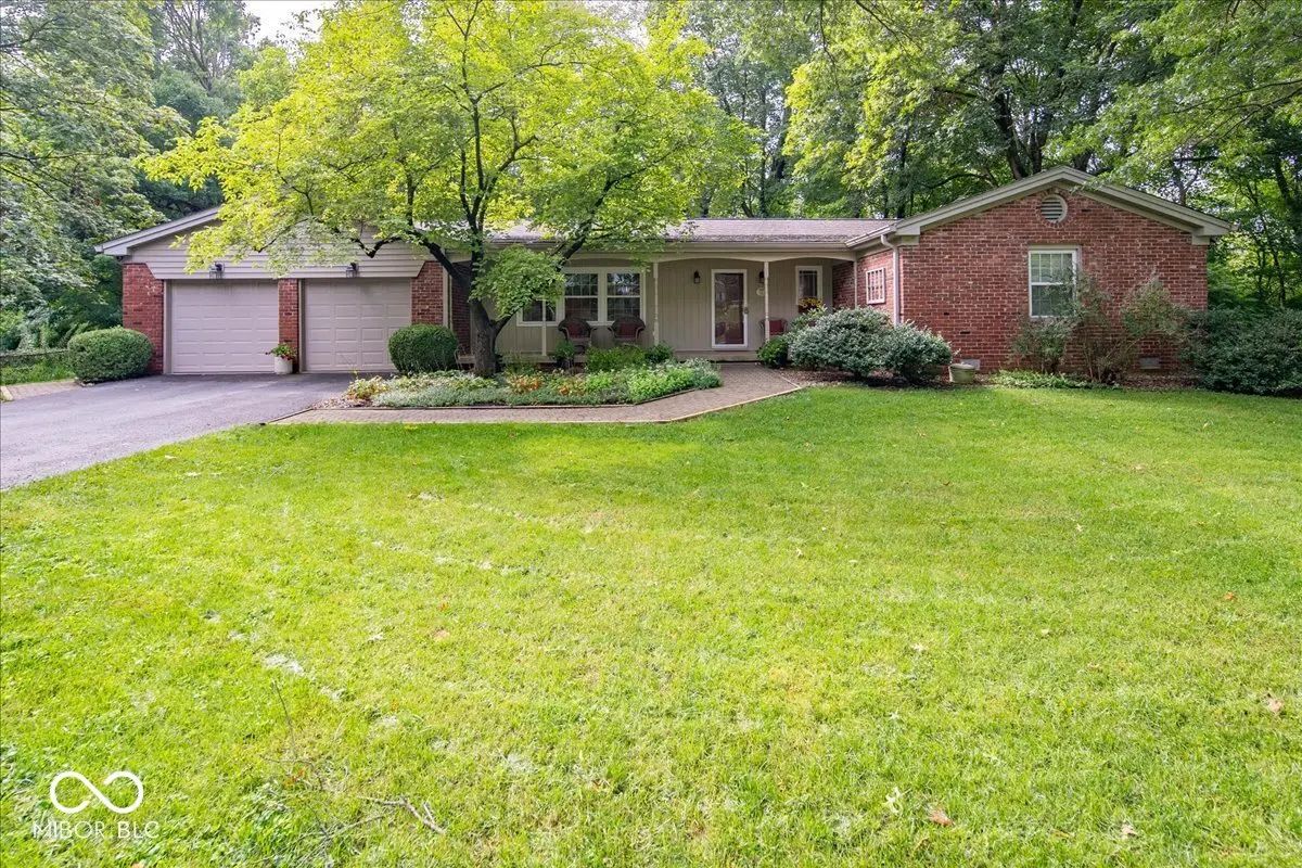 Photo of 3915 Winding Way Indianapolis, IN 46220