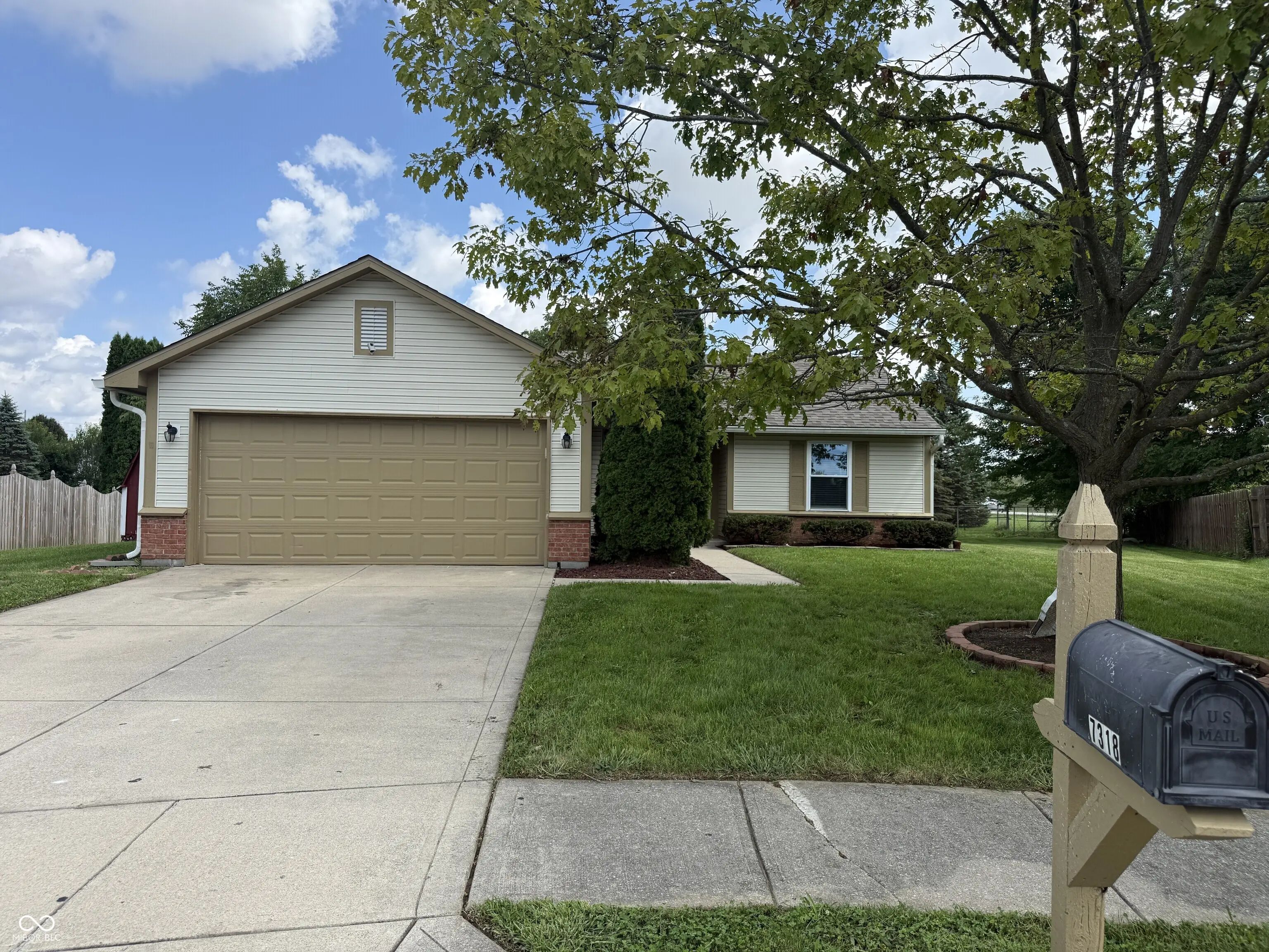 Photo of 7318 Thornmill Court Avon, IN 46123