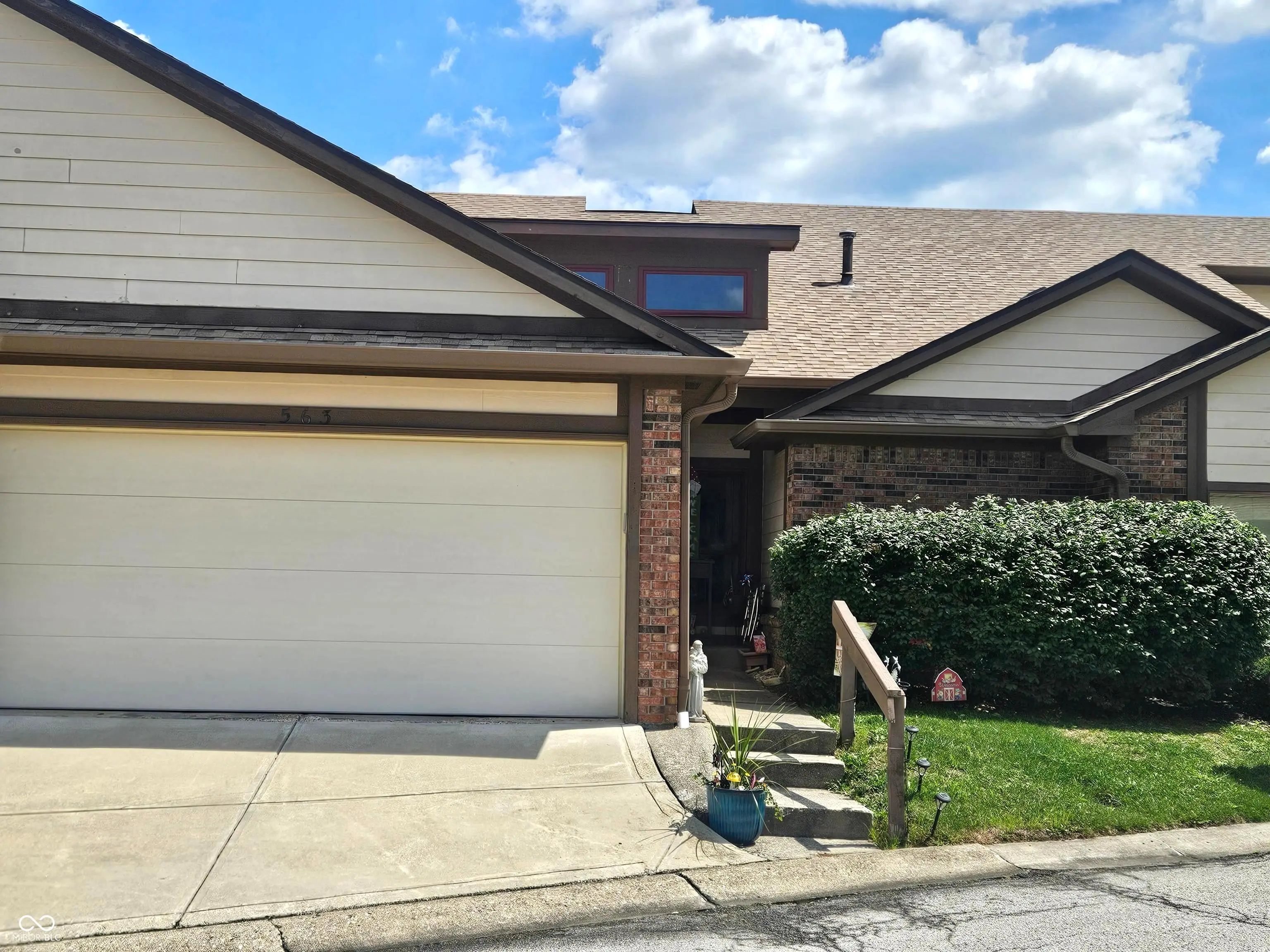 563 Cielo Vista Court, Greenwood