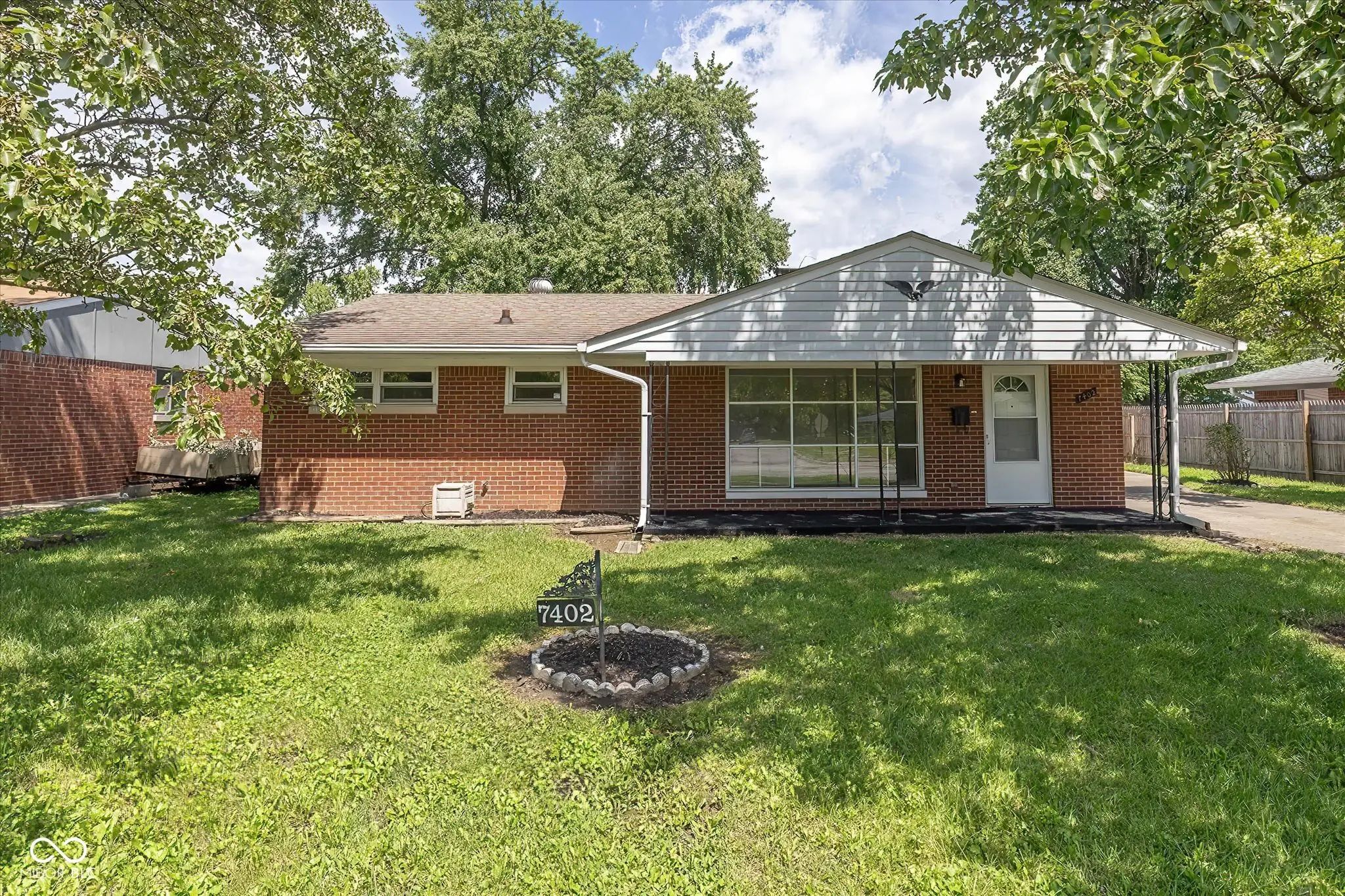 7402 E 52nd Street, Indianapolis