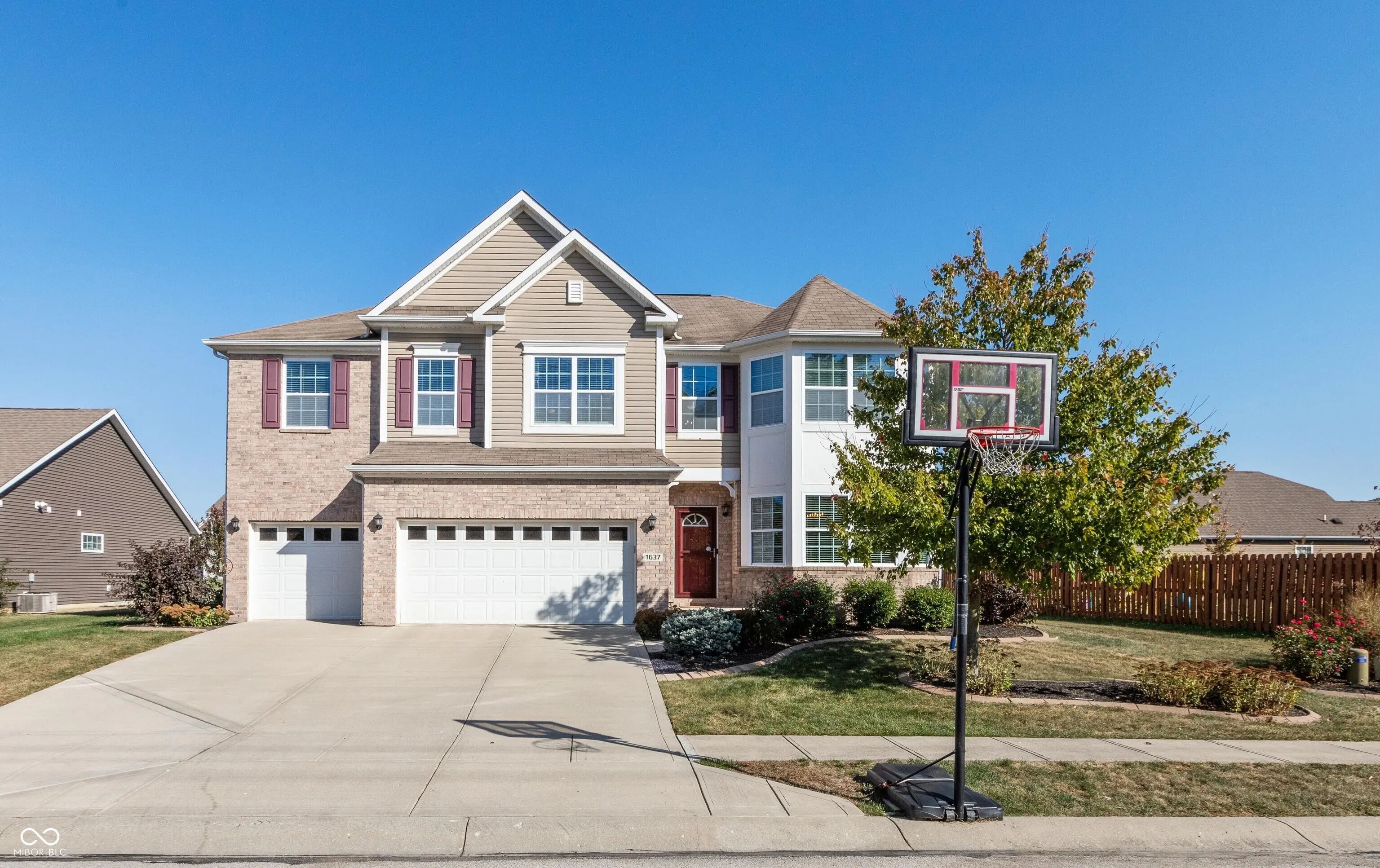 1637 Kilkenny Drive, Avon
