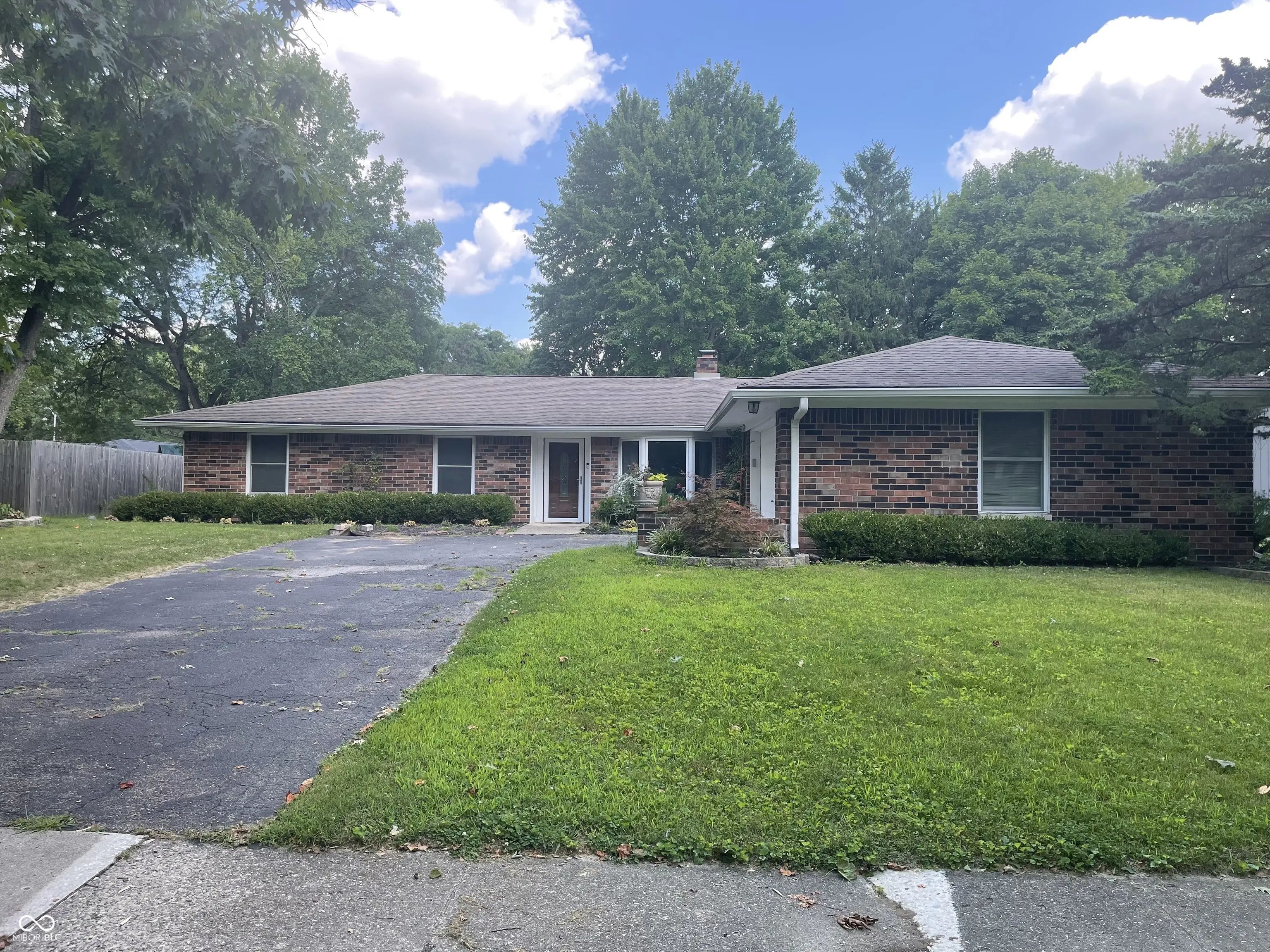 Photo of 8029 Vineyard Drive Indianapolis, IN 46260