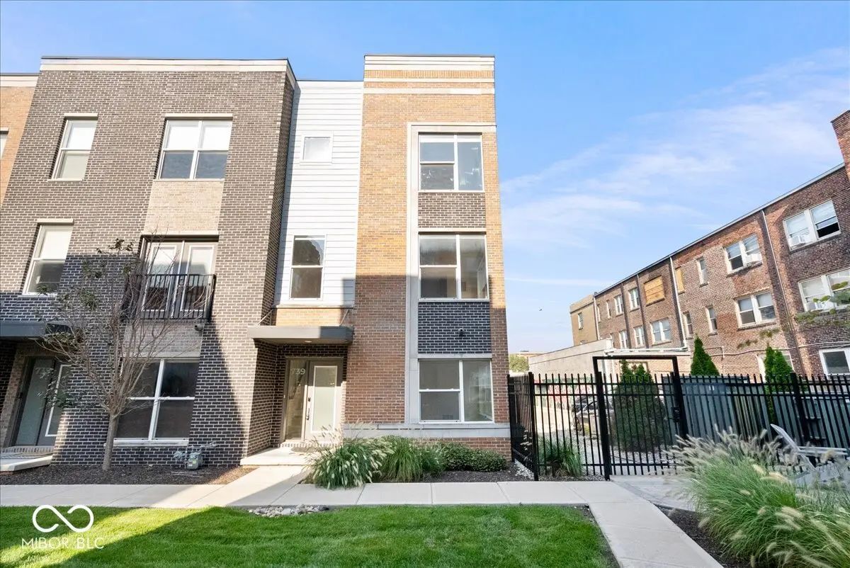 Photo of 739 Perth Lane Indianapolis, IN 46204