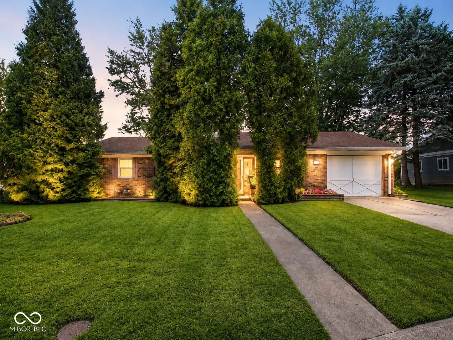 9913 E 24th Street, Indianapolis