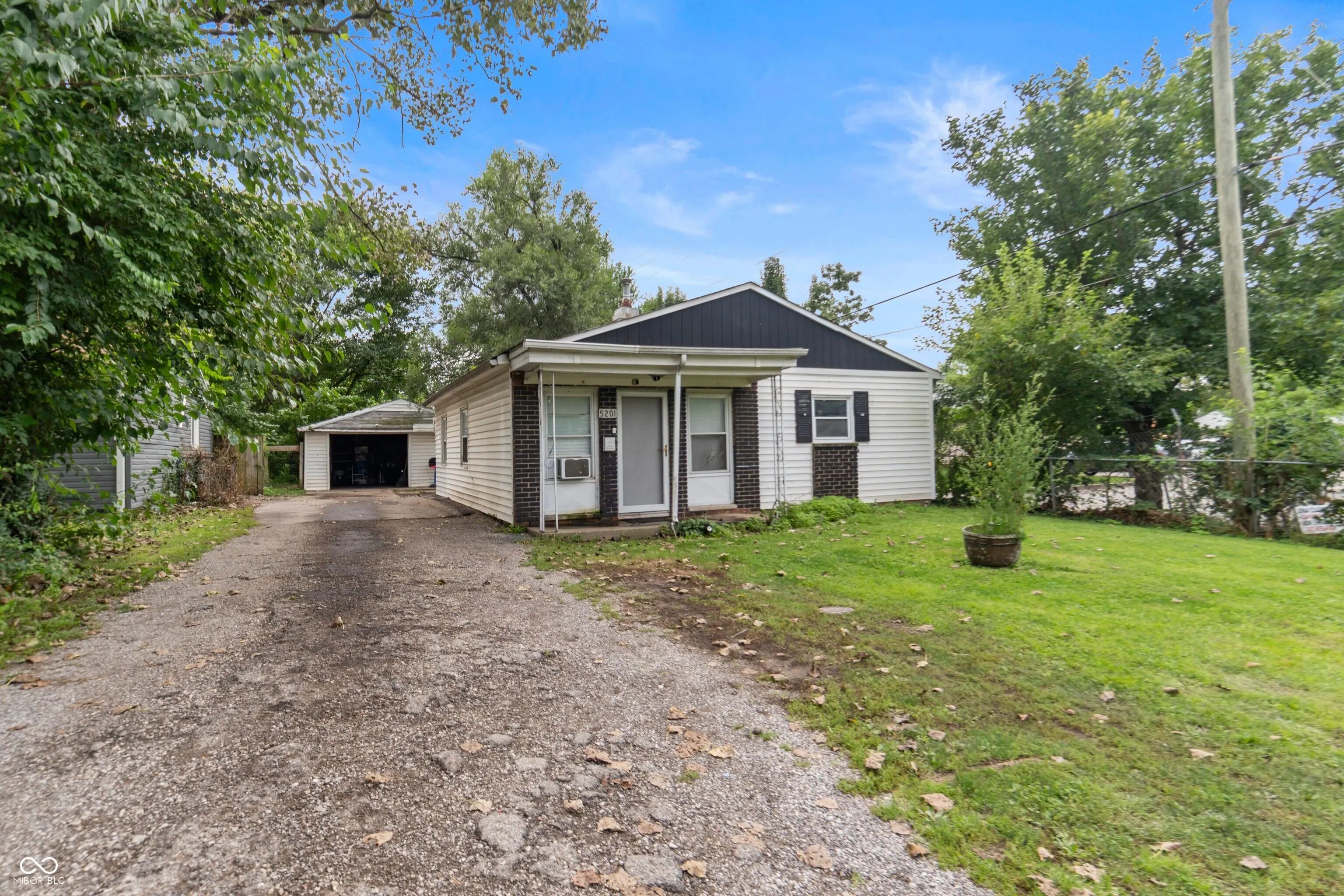 5201 E 34th Street, Indianapolis
