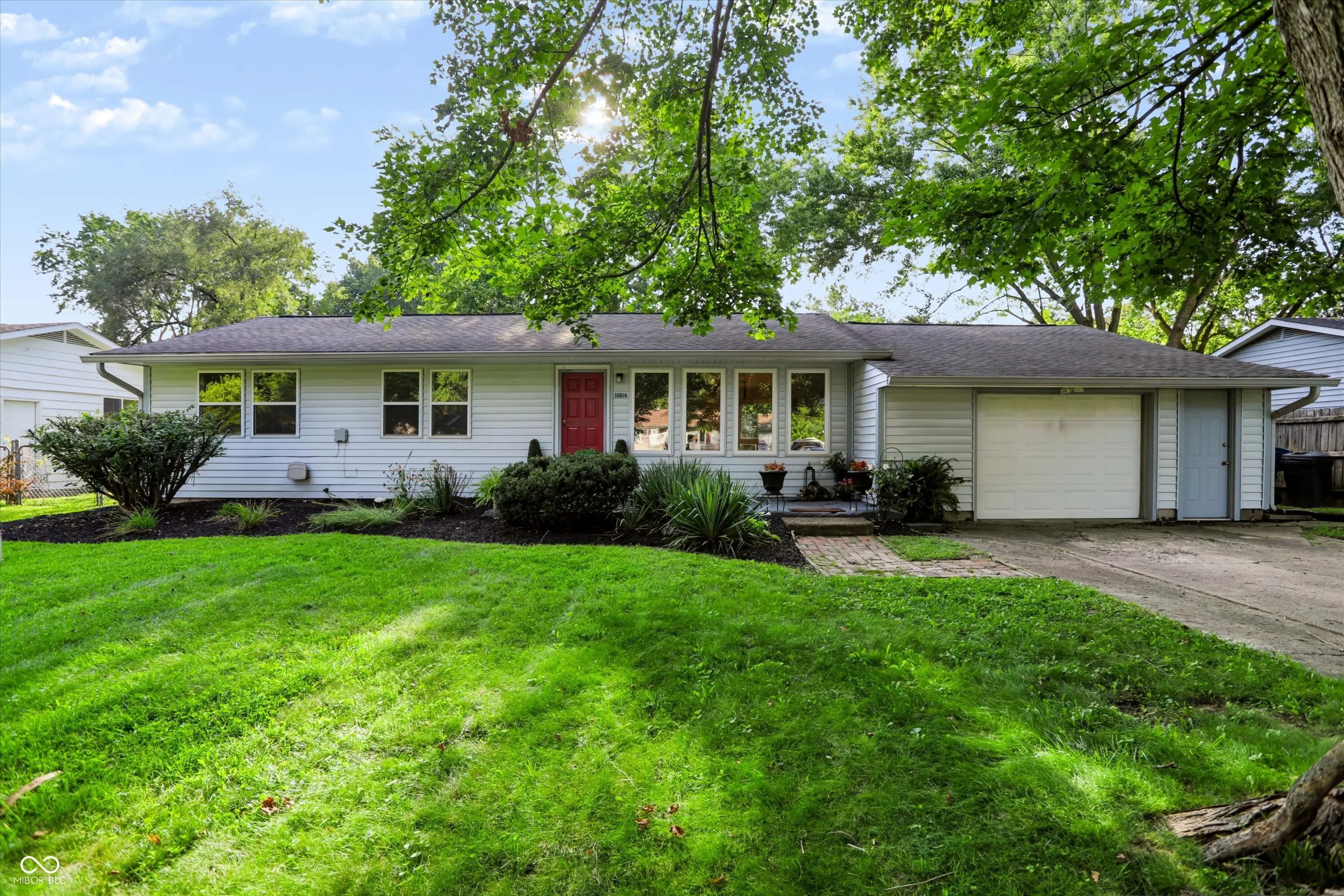 10814 Broadway Street, Carmel