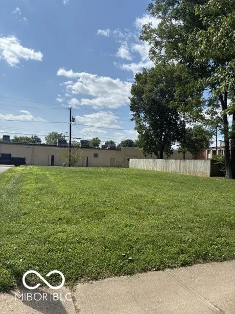 6520 Carrollton Avenue, Indianapolis