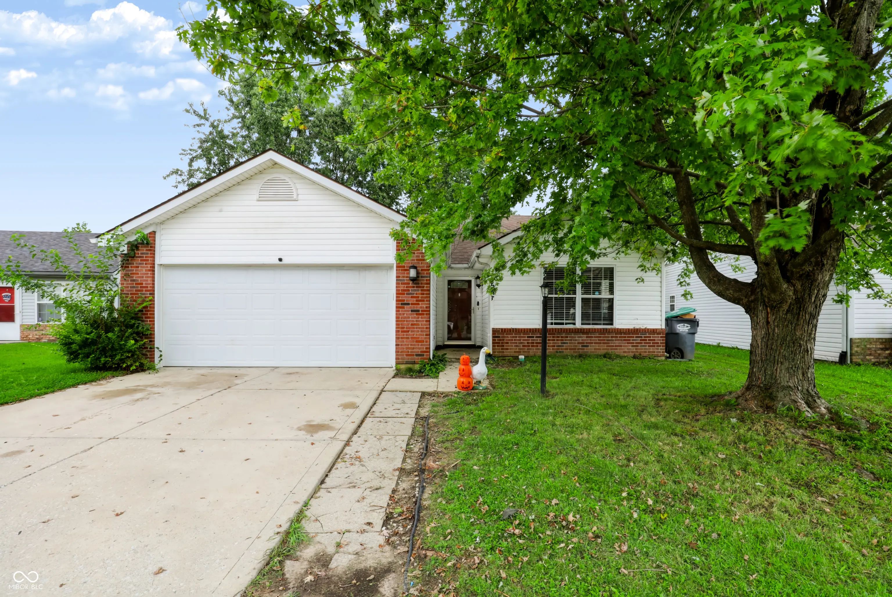 Photo of 1543 Sanner Drive Greenwood, IN 46143