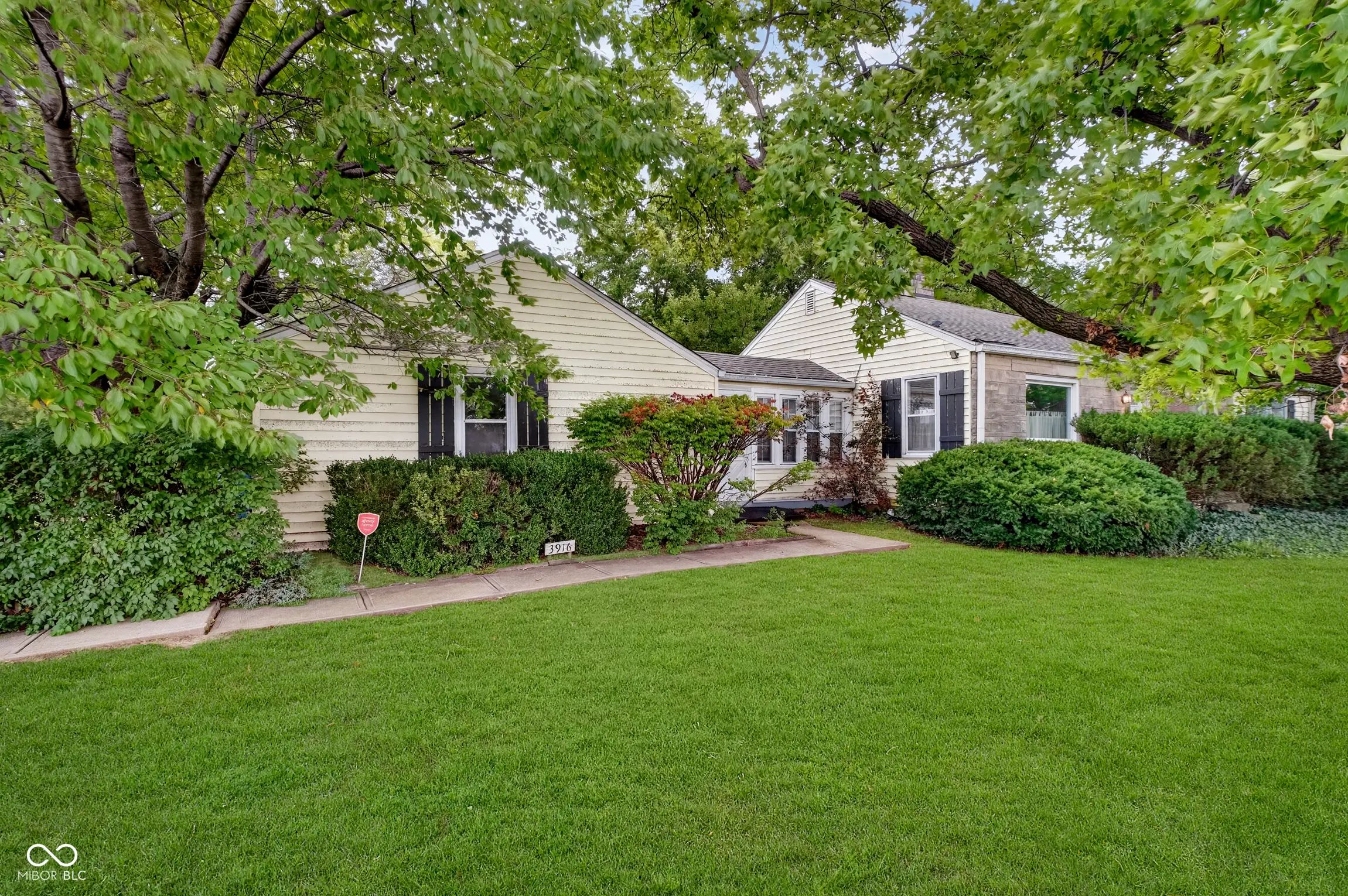 3916 W 96th Street, Indianapolis